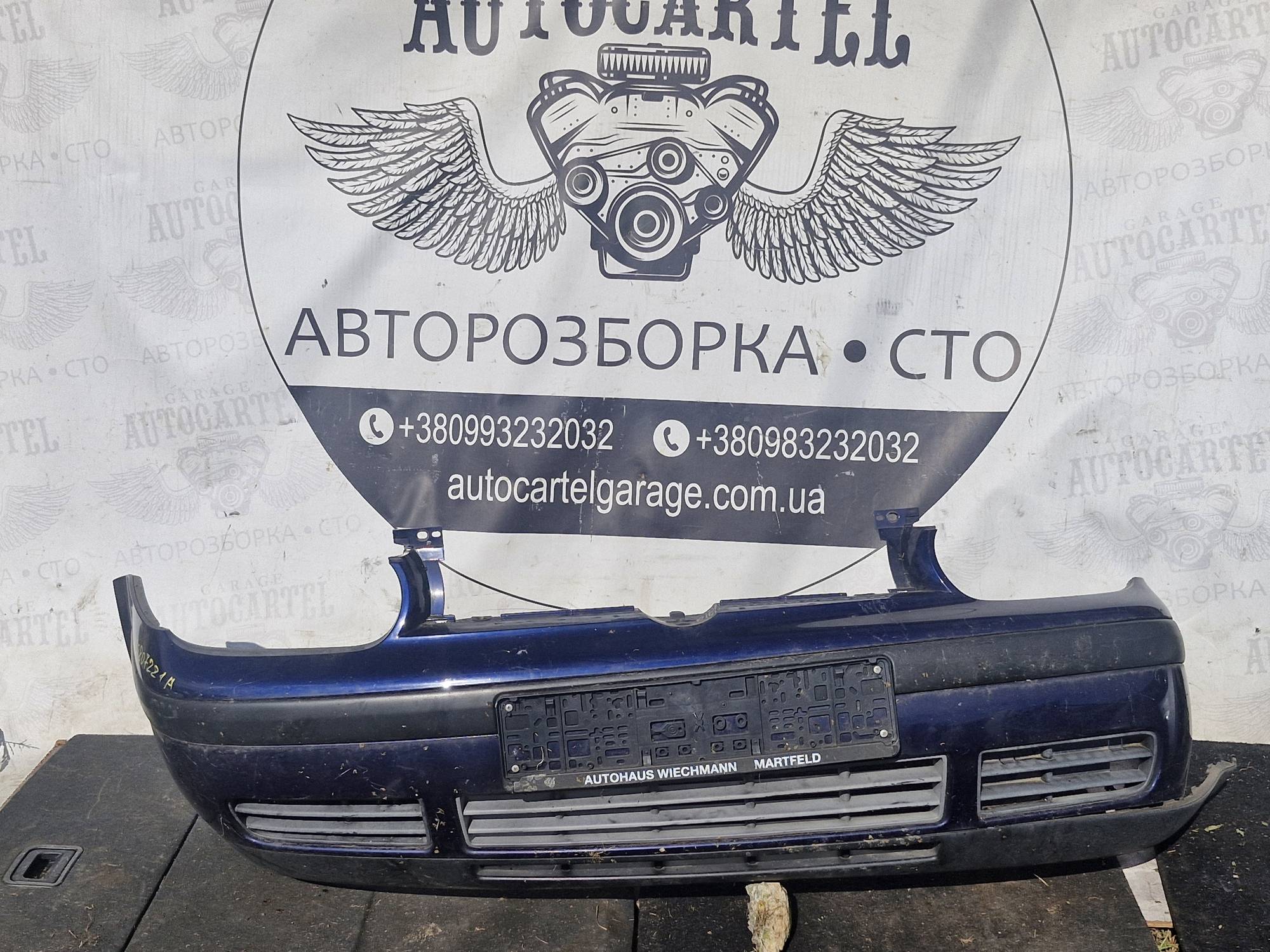 Бампер передній Volkswagen Golf 4 1998-2006 1j0807221a