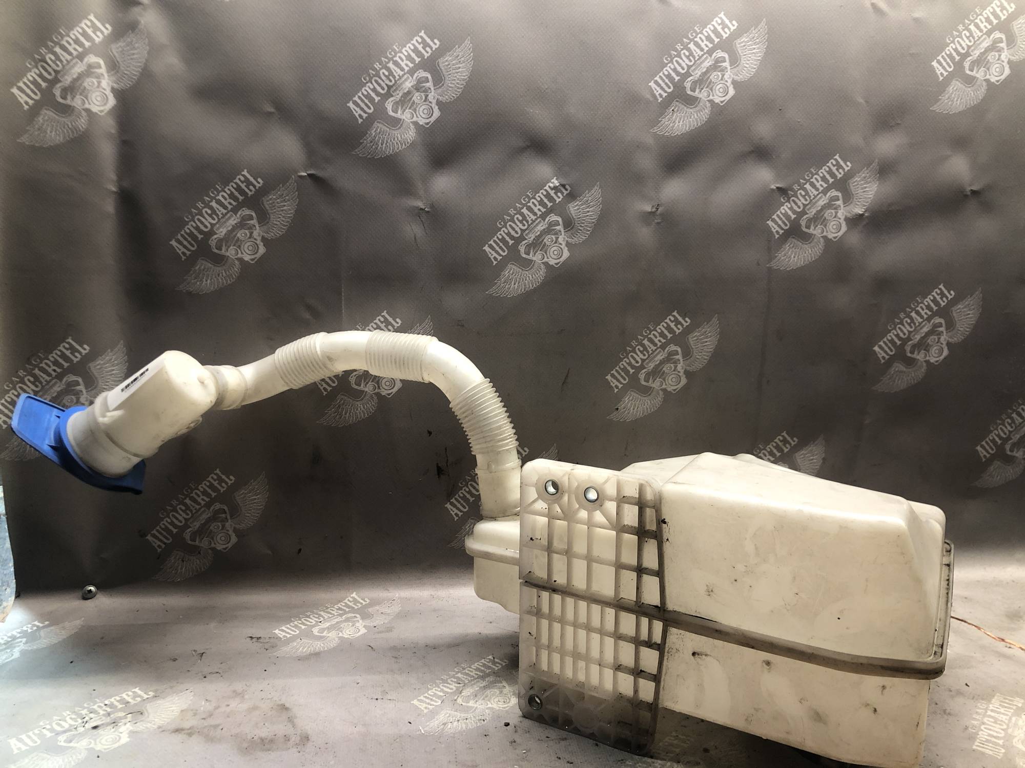 1k0955453q Бачок омивача скла,фар Skoda Octavia A5 2004-2008 під 2 насоса