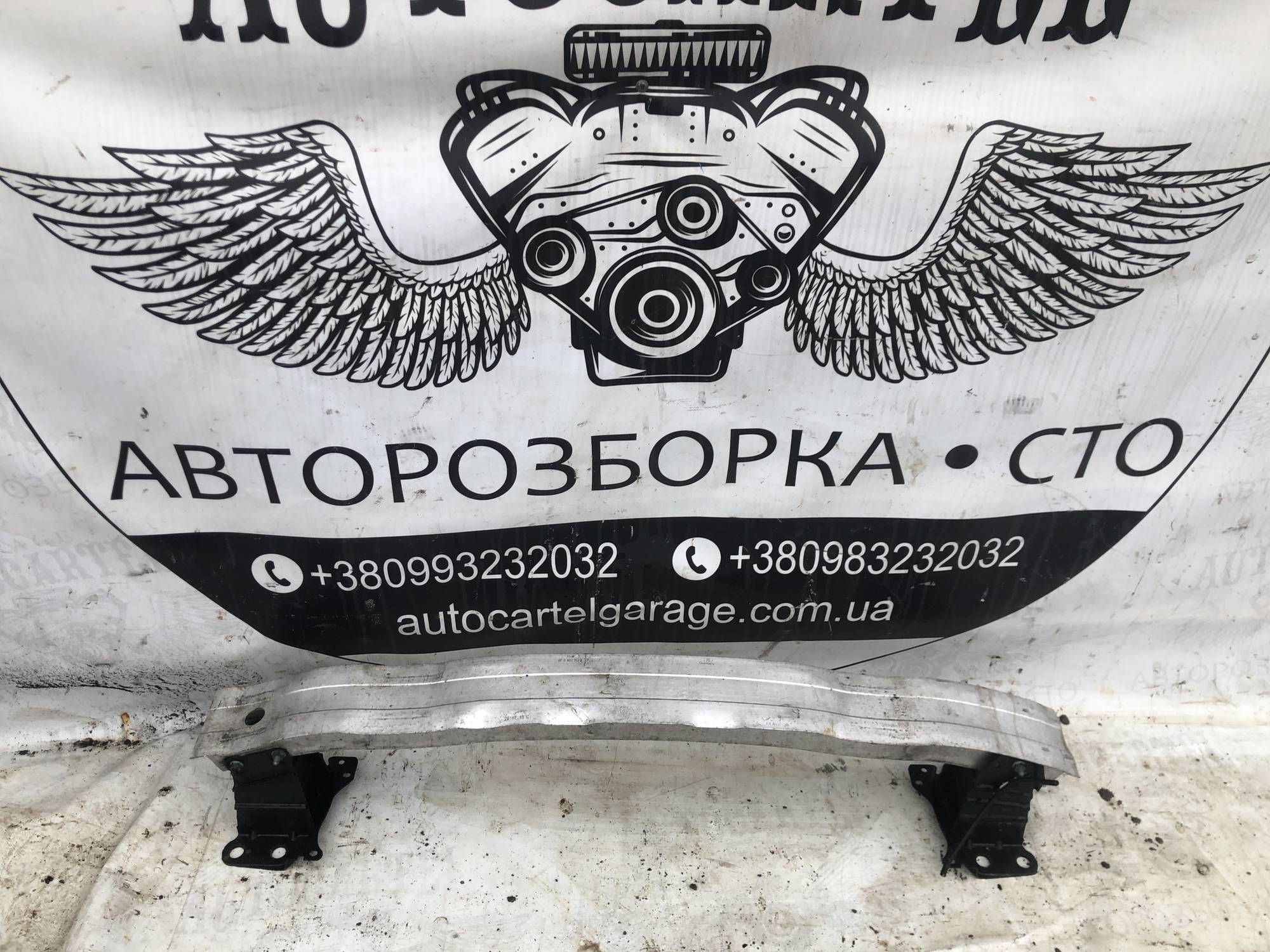 8P0807113b Підсилювач переднього бампера AUDI A3 8P 8P0807113B