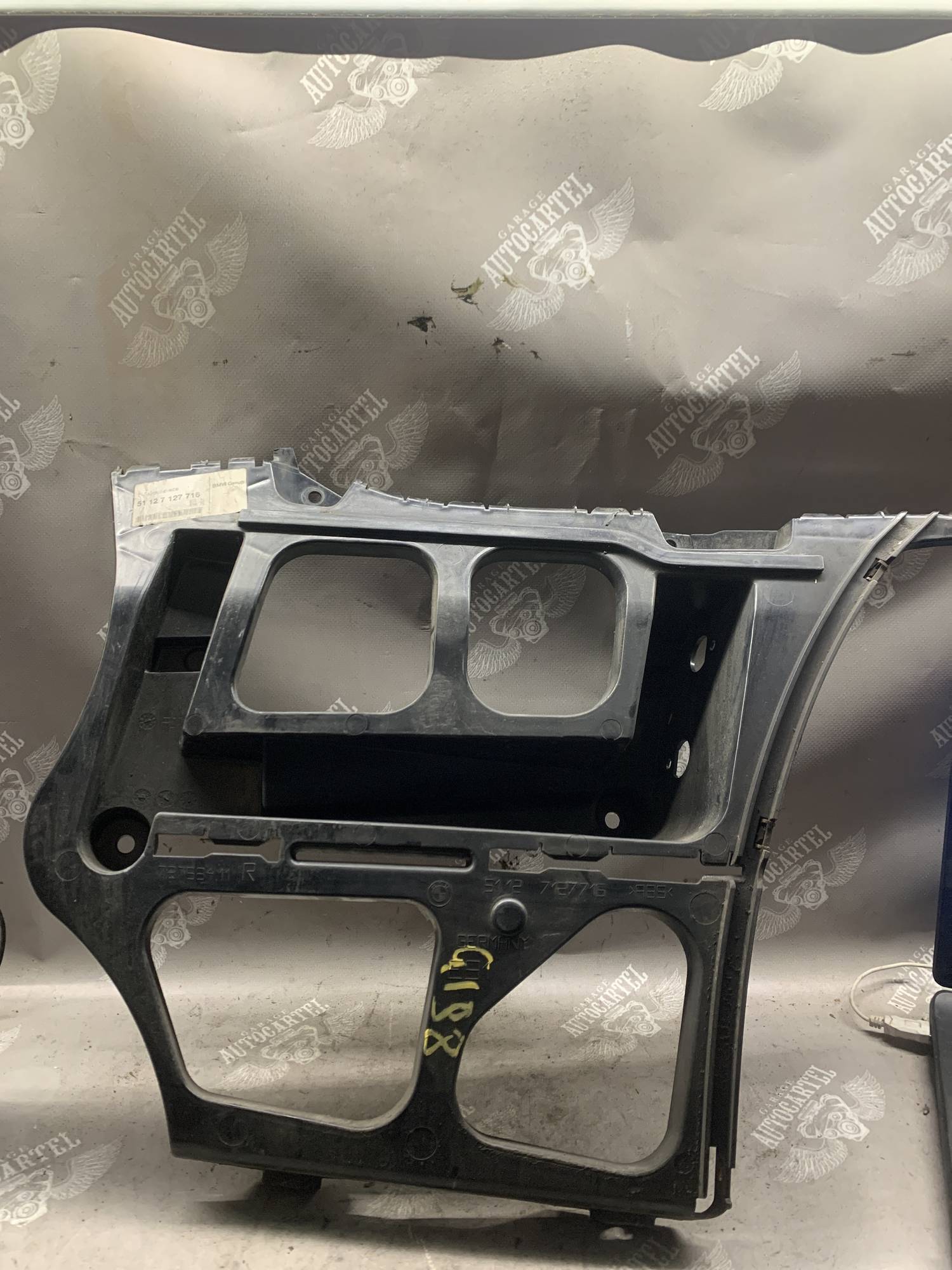 Кронштейн бампера задній правий Bmw 3 E91 51127127716