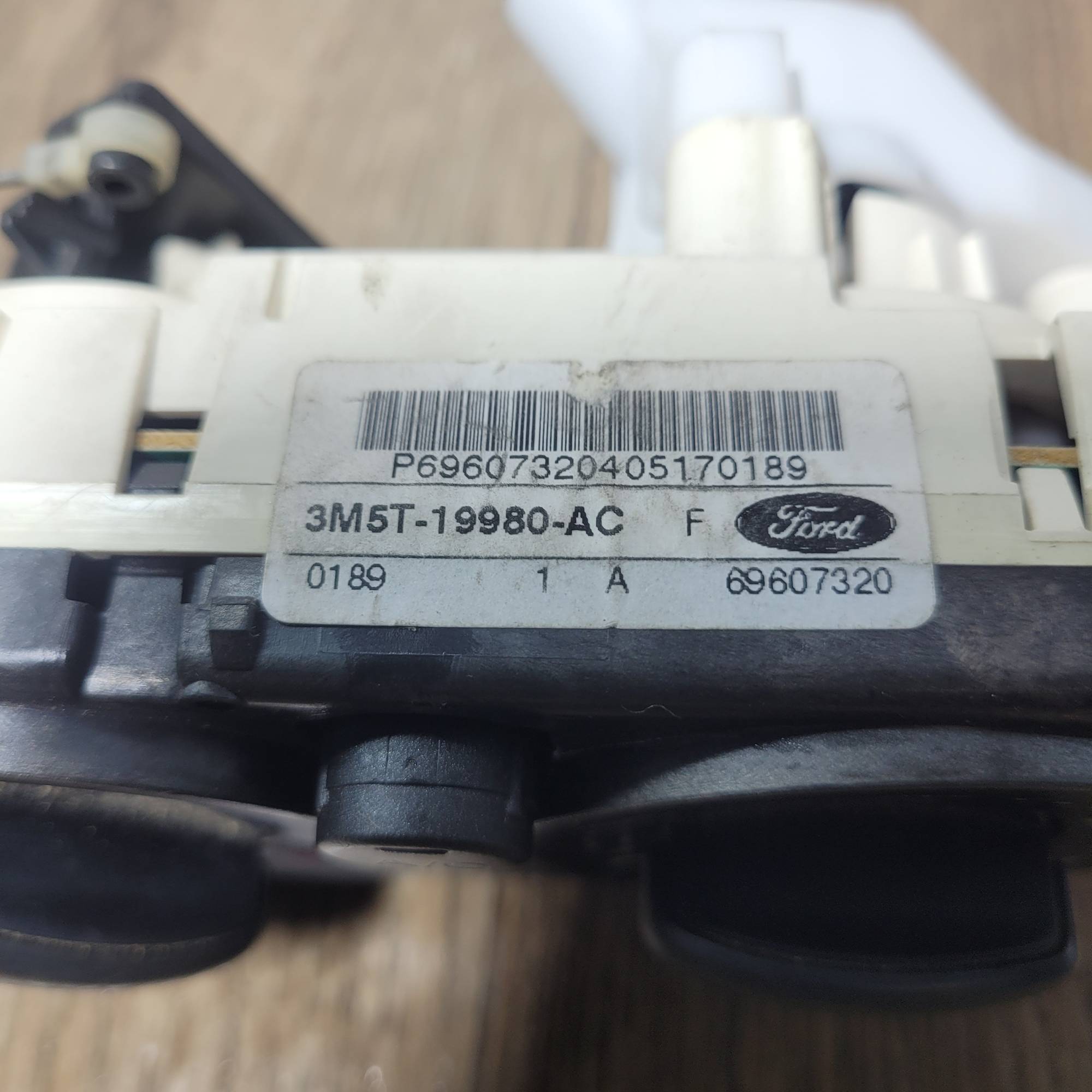 Блок управління пічкою з кондиціонером Ford C-Max 2003-2010 3M5T19980AC И