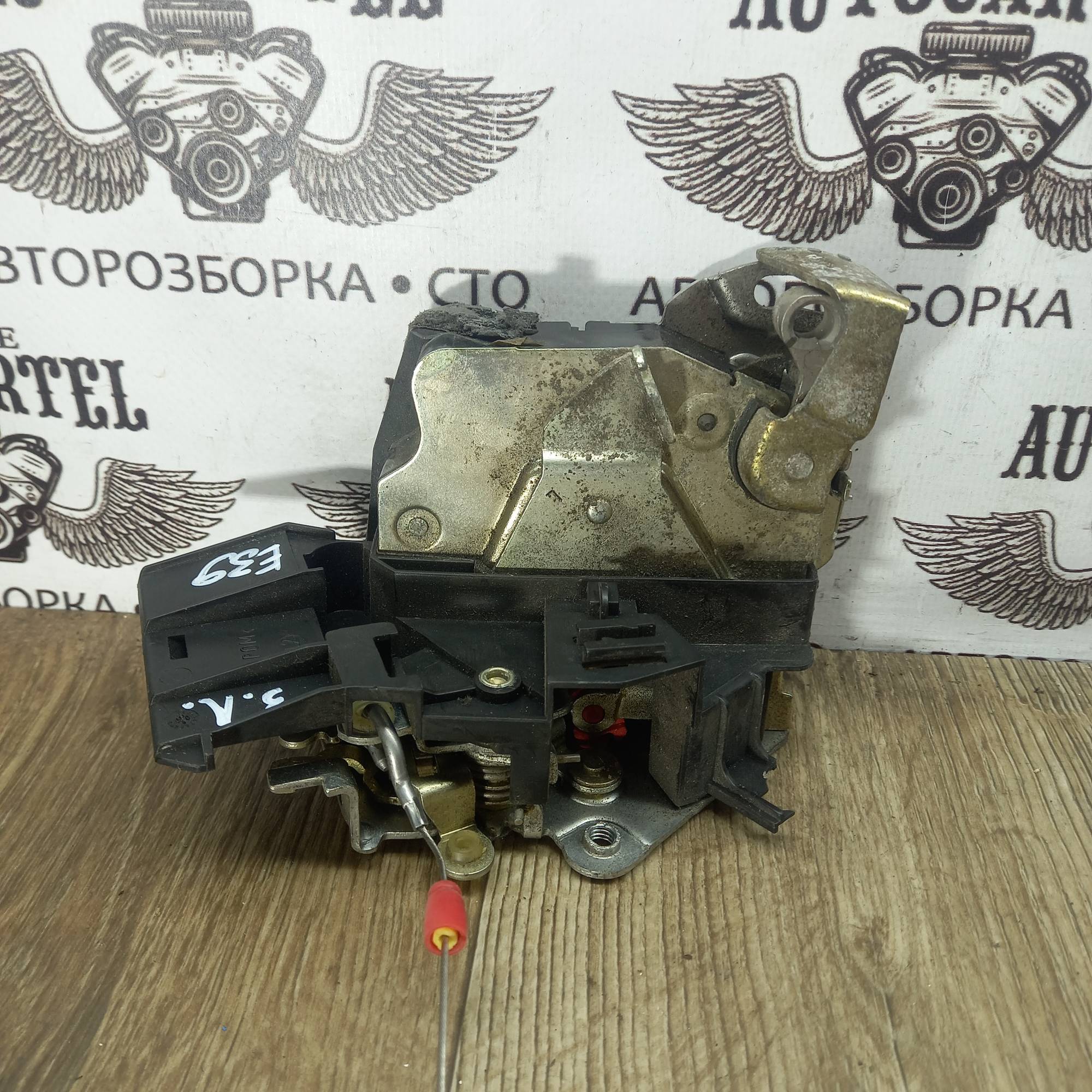Замок дверки задній лівий BMW 5 (E39) 1995-2003 8166245 49645