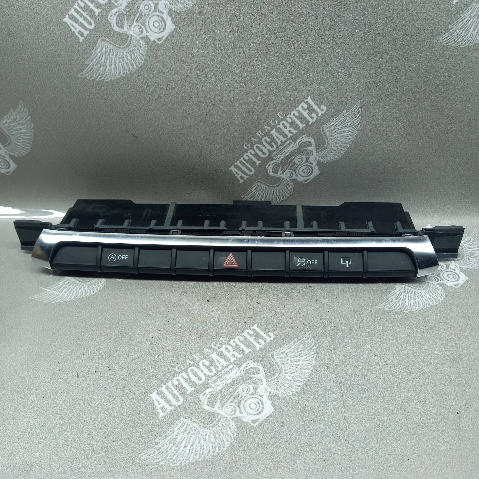 8v0925301cd Панель кнопок аварійка AUDI A3 8V