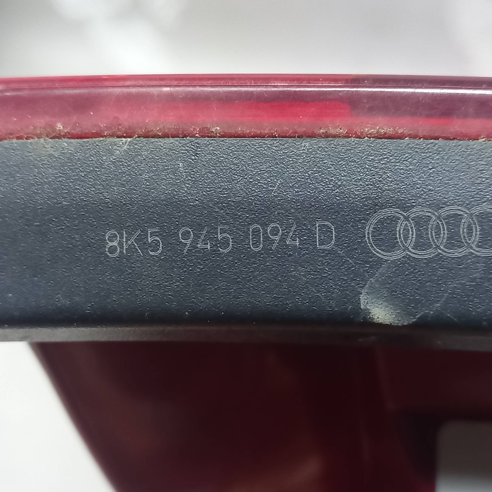 Ліхтар задній правий внутренний седан (НЕ діодний -11) Audi A4 (B8) 2007-2015 8k5945094d