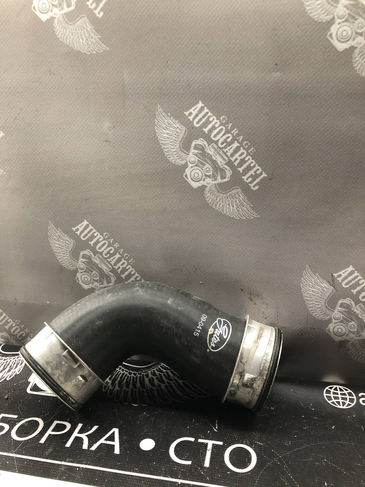 Патрубок інтеркуллера лівий 09-0415 Gates Mercedes w211