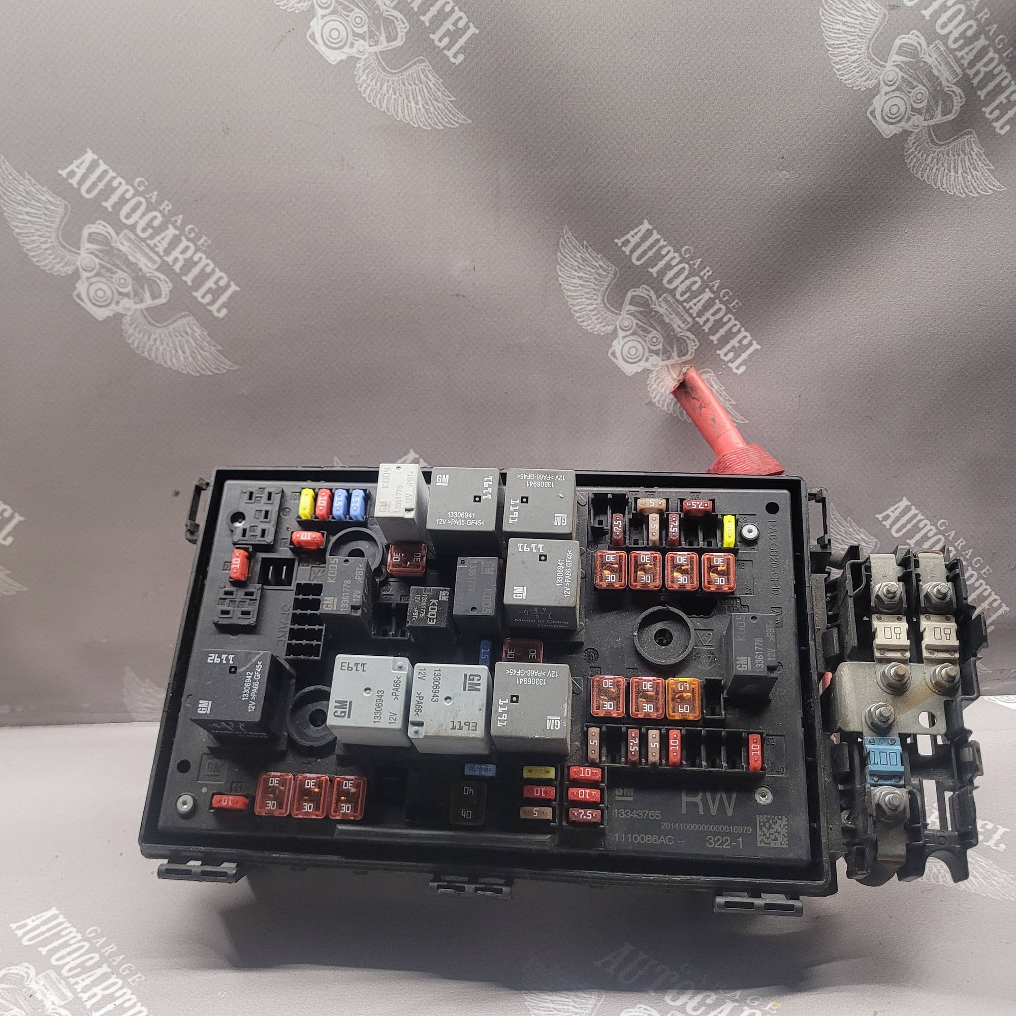 Блок запобіжників BSI Opel Astra J 1.7CDTI 13343765