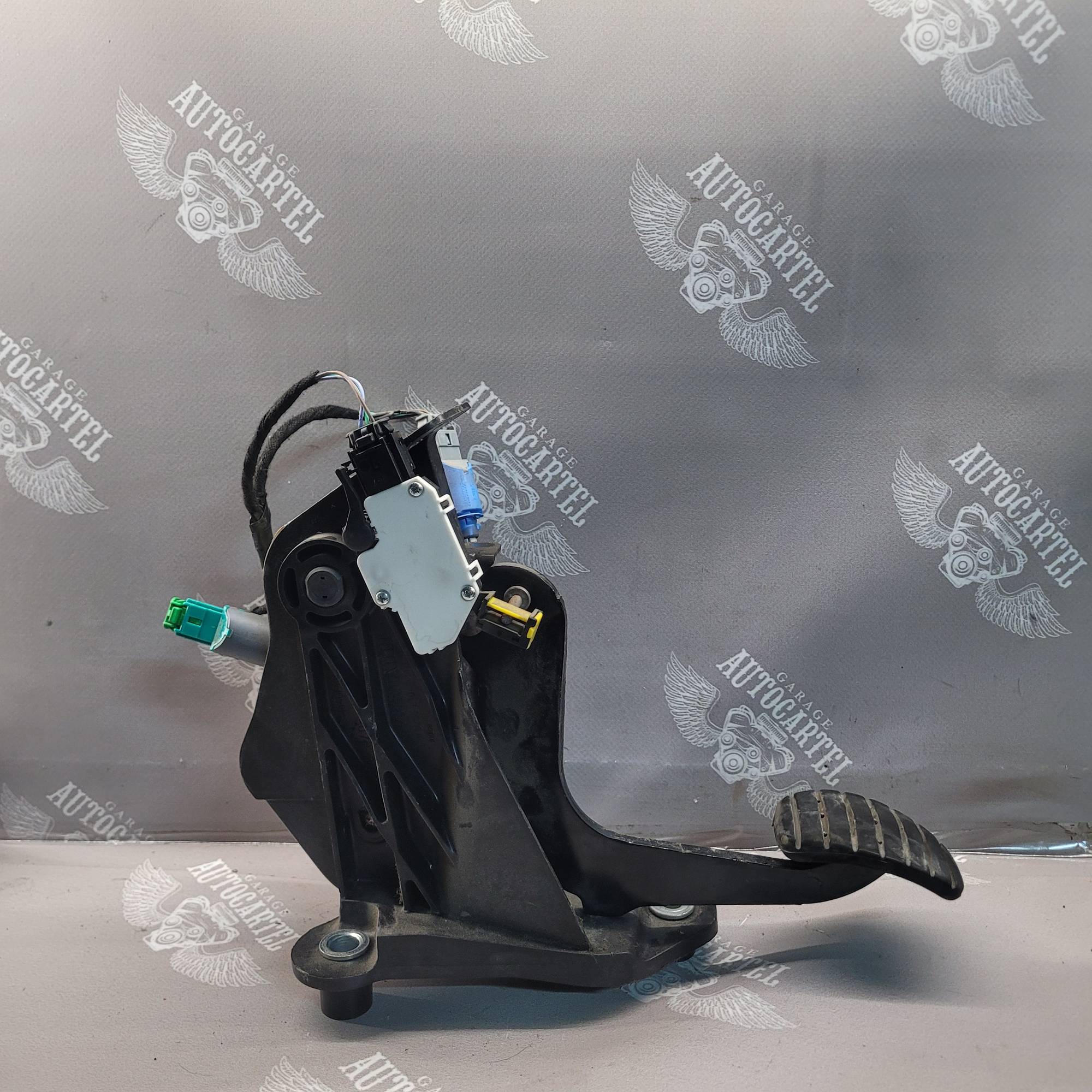 Педаль зчеплення Renault LAGUNA 3 2007-2012 (Рено Лагуна 3), 465030006R