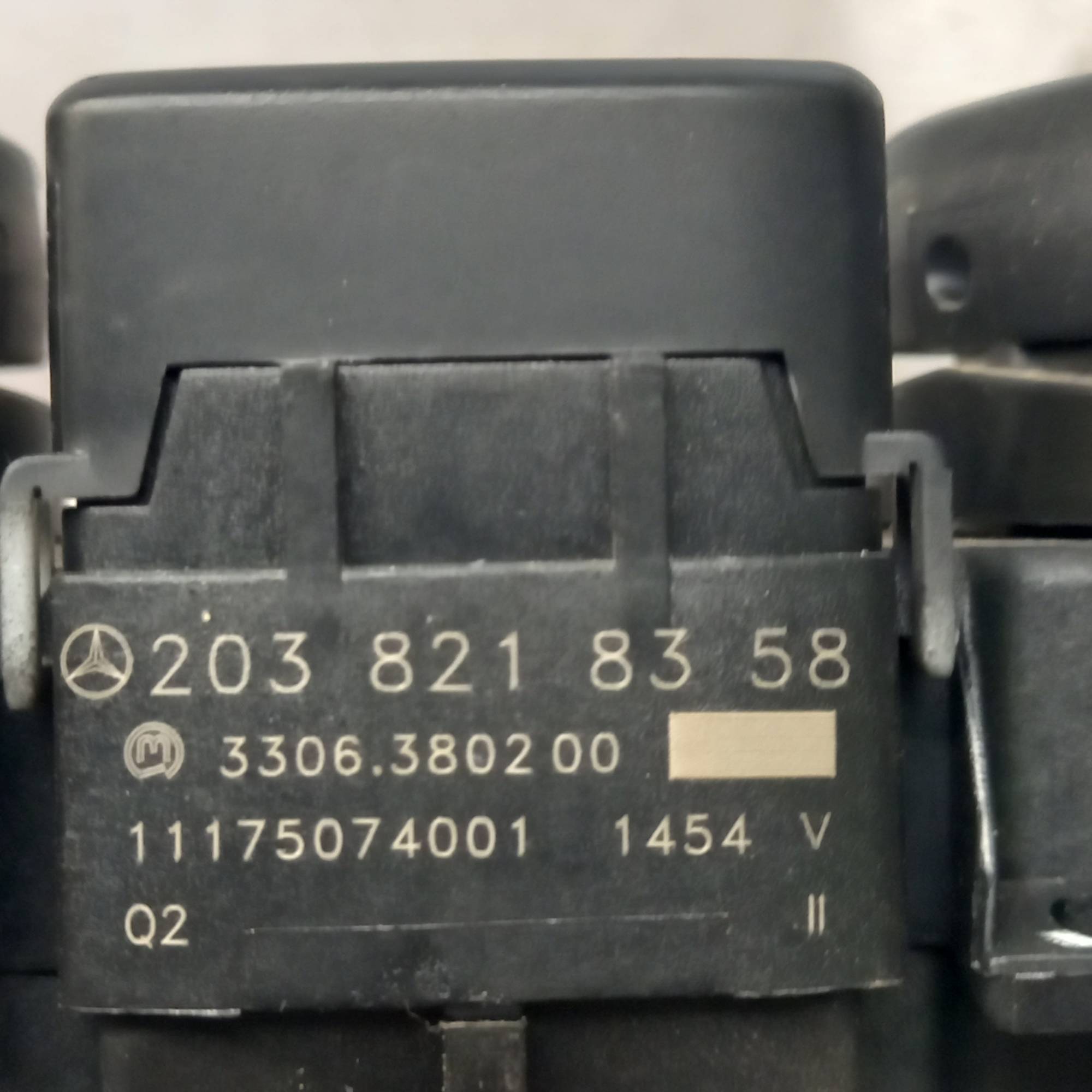 Блок кнопок Mercedes Benz MB W203 2038218358