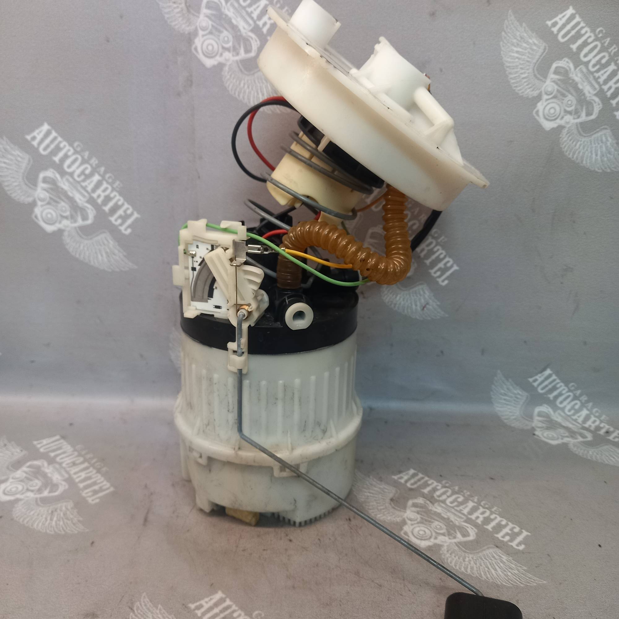 Паливний насос Ford C-Max Mazda 3 2.0d 3m519h307