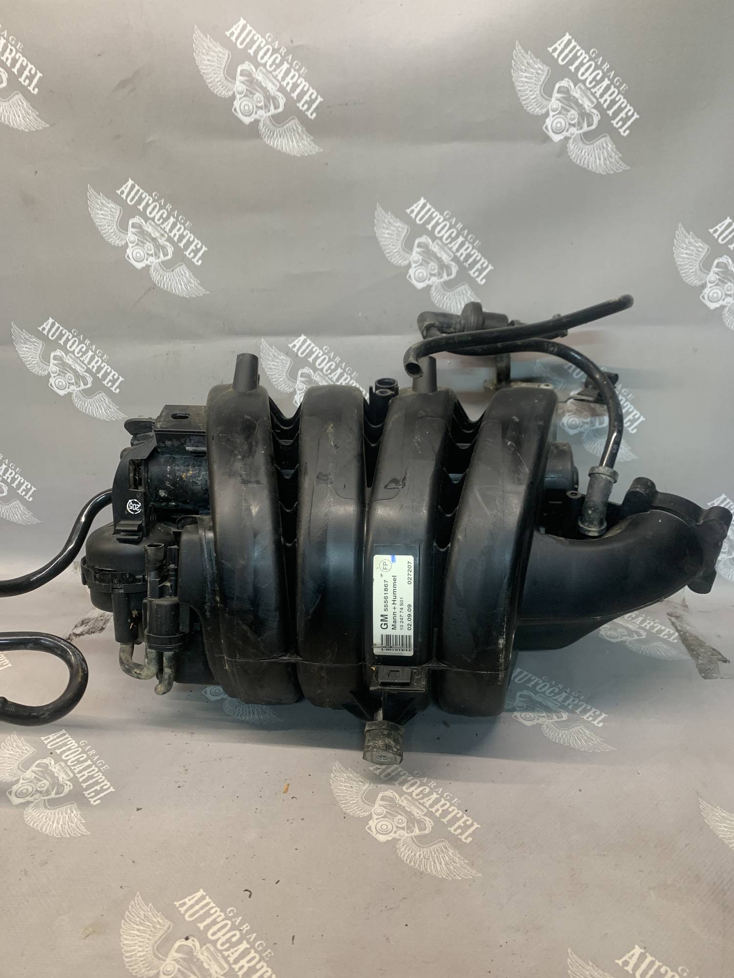 55561867 Впускний колектор Zafira C Vectra C 1.8 16V 2002-2009