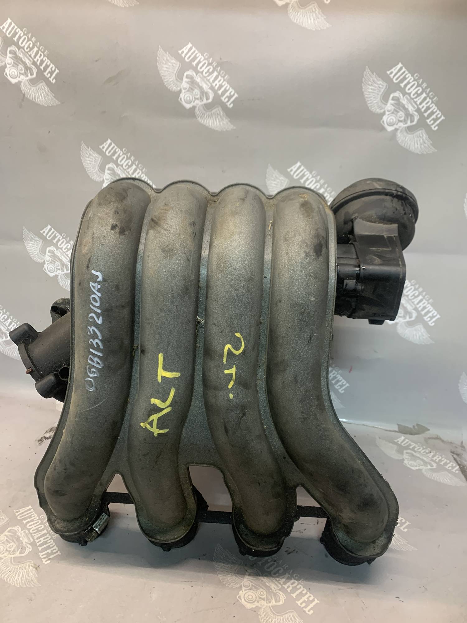 06b133210aj Впускний колектор Audi A4 B6 2.0B 2001-2004
