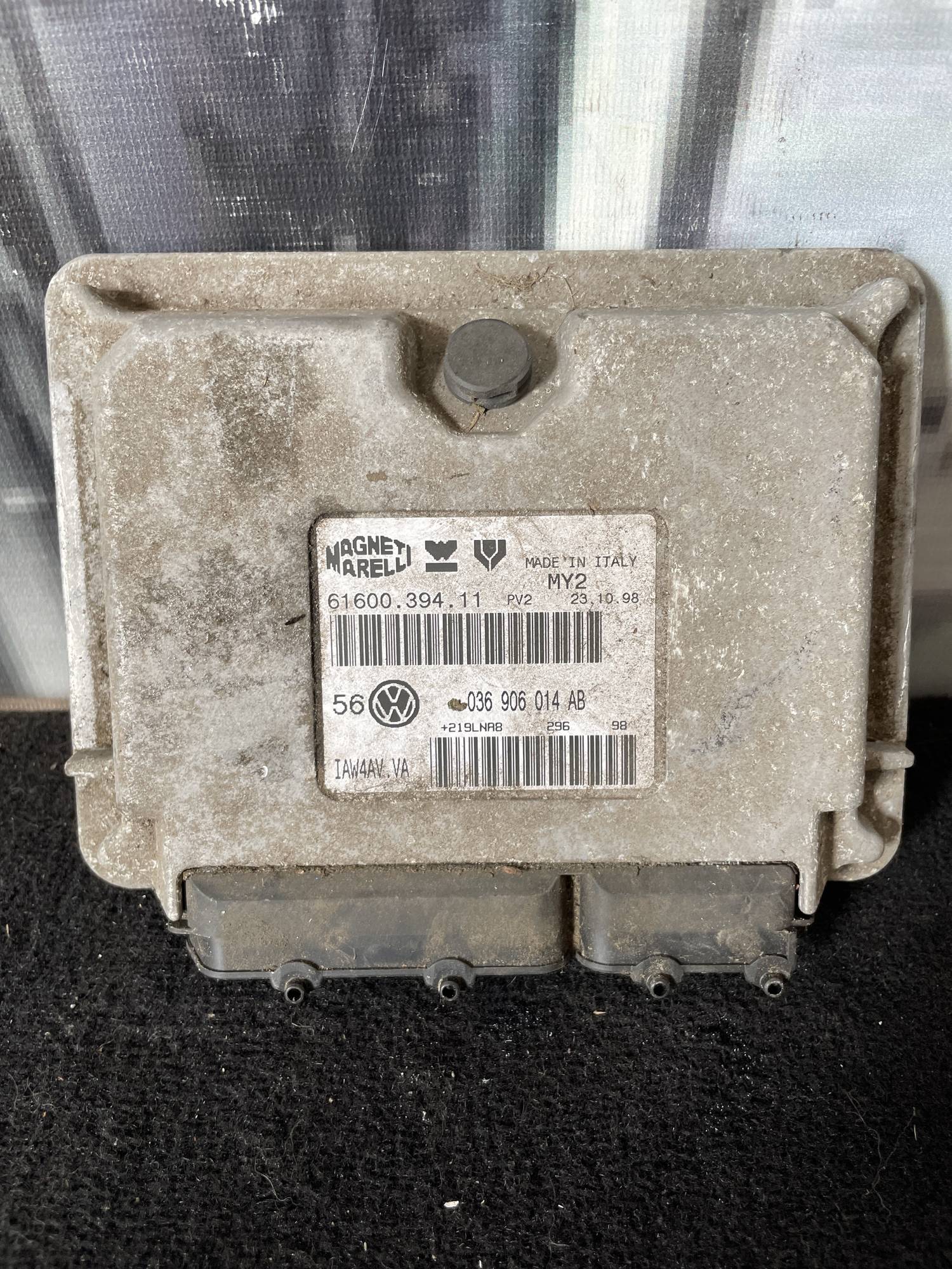 Блок управління двигуном vw golf 1.4 036906014AB