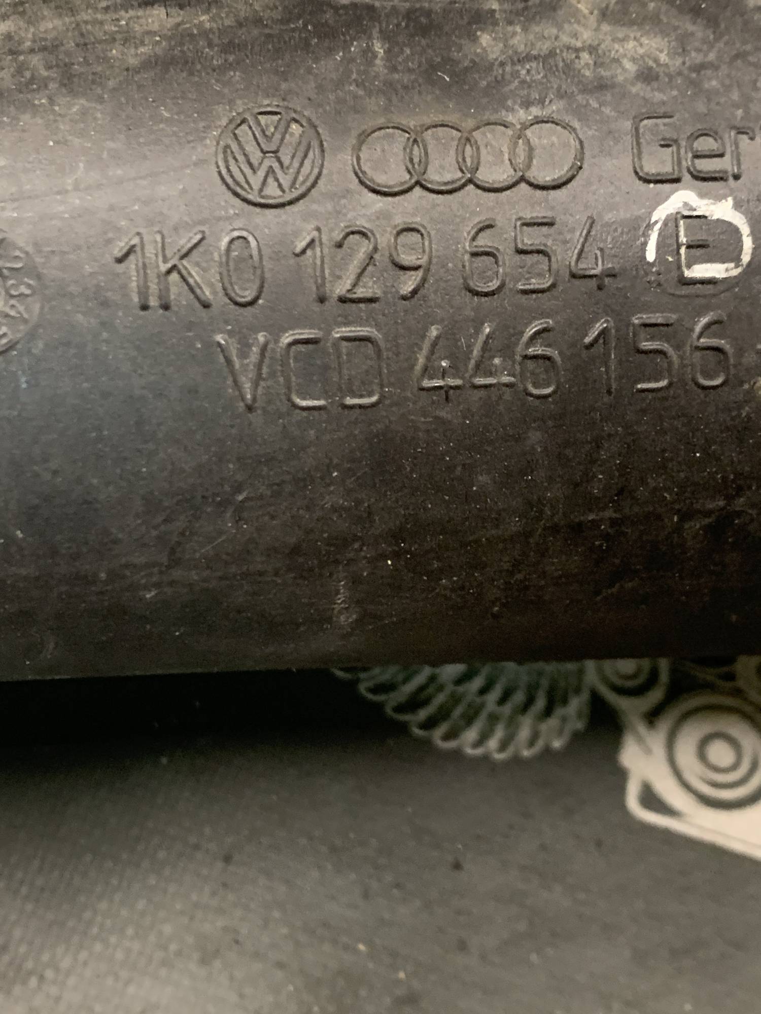Патрубком повітроводу audi a3 8p 1.9 tdi 1k0129654e