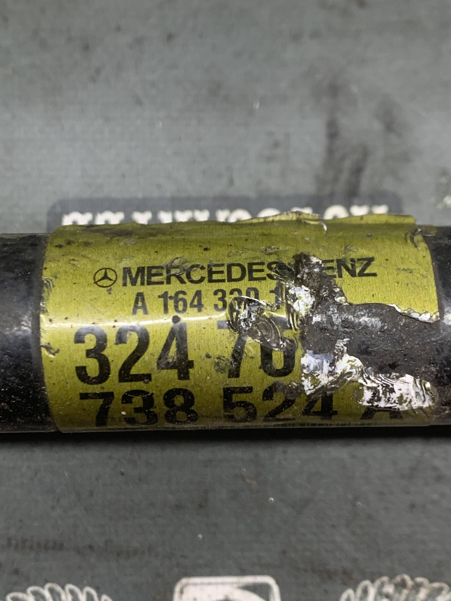 Напіввісь (привід) передня права Mercedes W164 ML 164330190180
