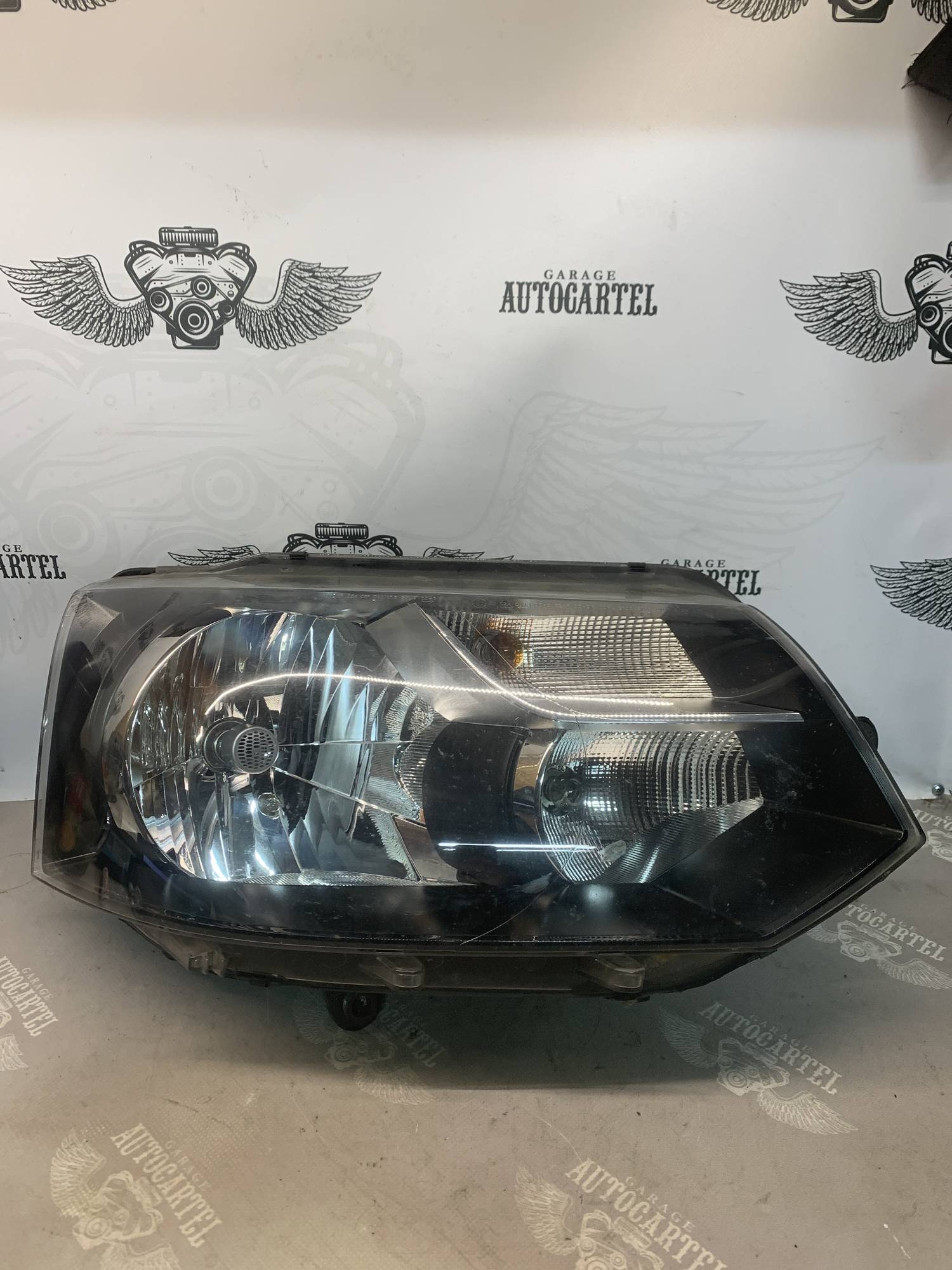 Фара передня права рестайлінг VW TRANSPORTER T5 7e1941016t