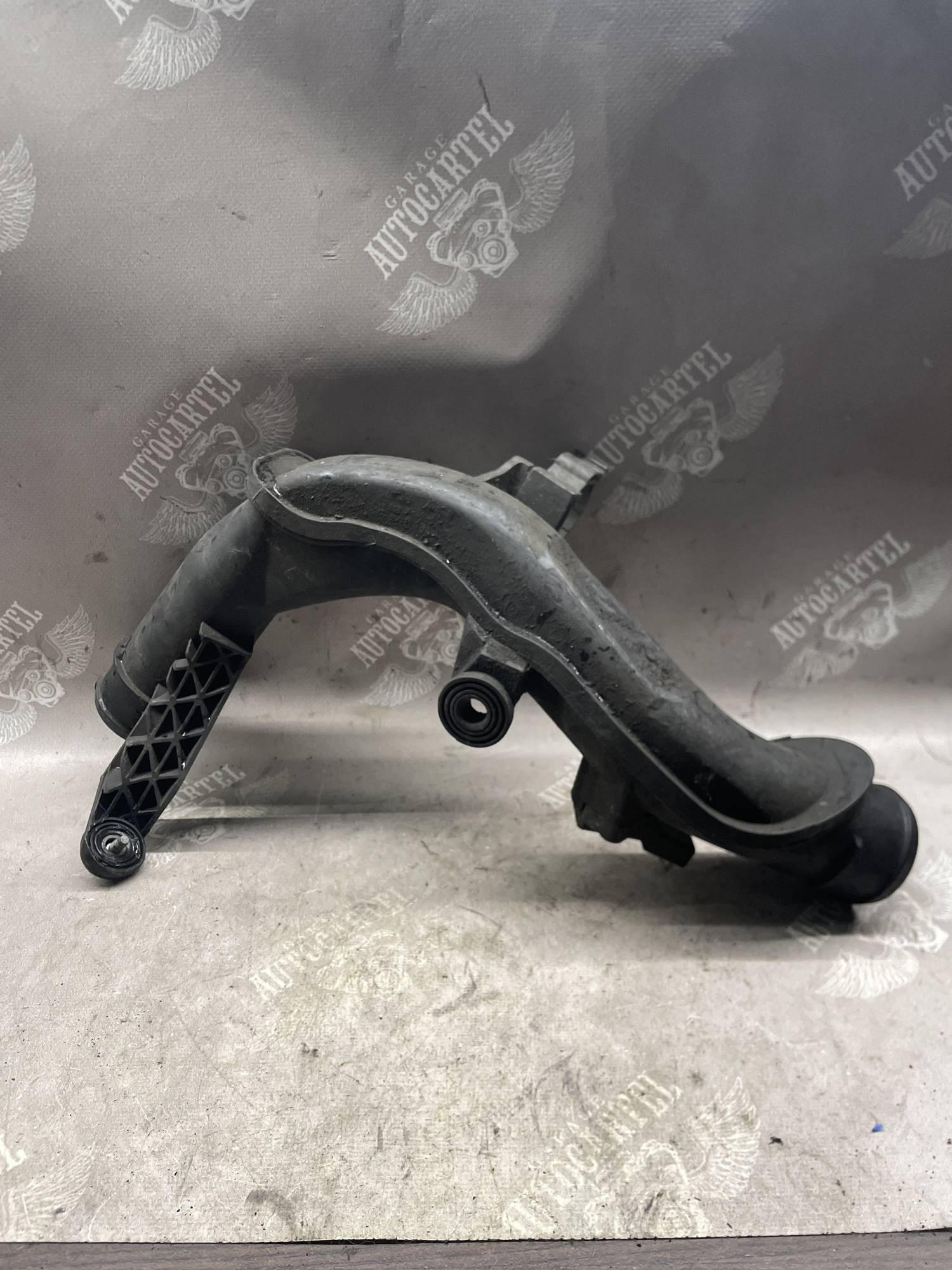 Патрубок інтеркулера 2.0 tdi VW Passat B6 5n0145770a