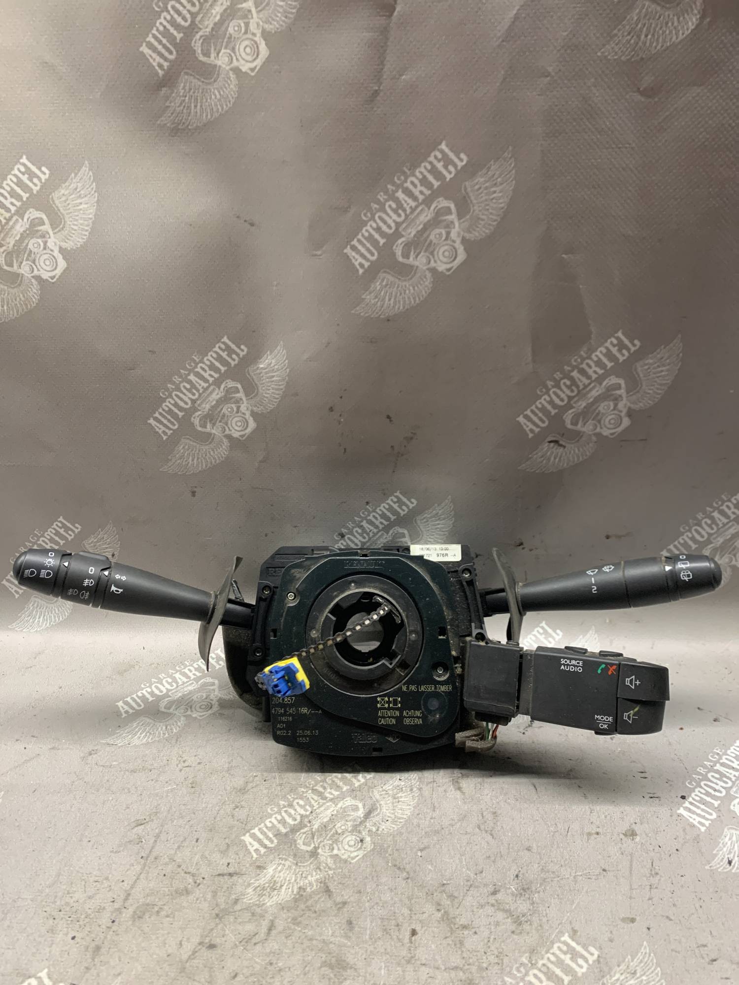 Перемикач підрульовий в зборі,шлейф Dacia DUSTER 2010-2013 681721976r-a