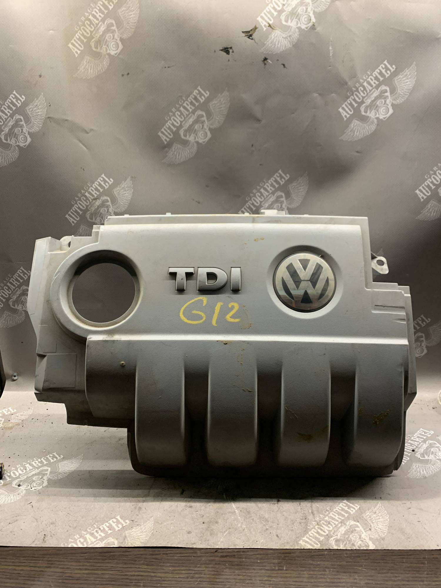 Кришка двигуна декоративна VW Passat B6 Caddy 1.9tdi 03g103967n