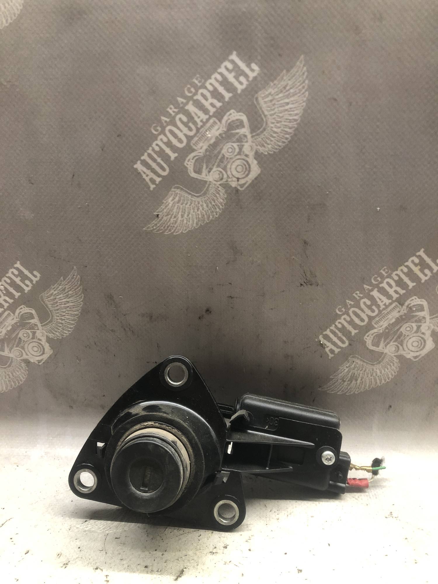 Замок кришки багажника ( привід) Renault Duster 906062426R