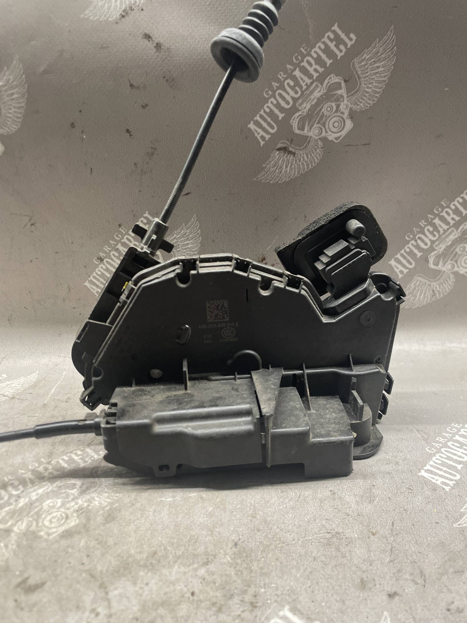 Замок задньої лівої двері дверки vw golf 7 passat b8 touran 5t skoda fabia 3 5ta839015e