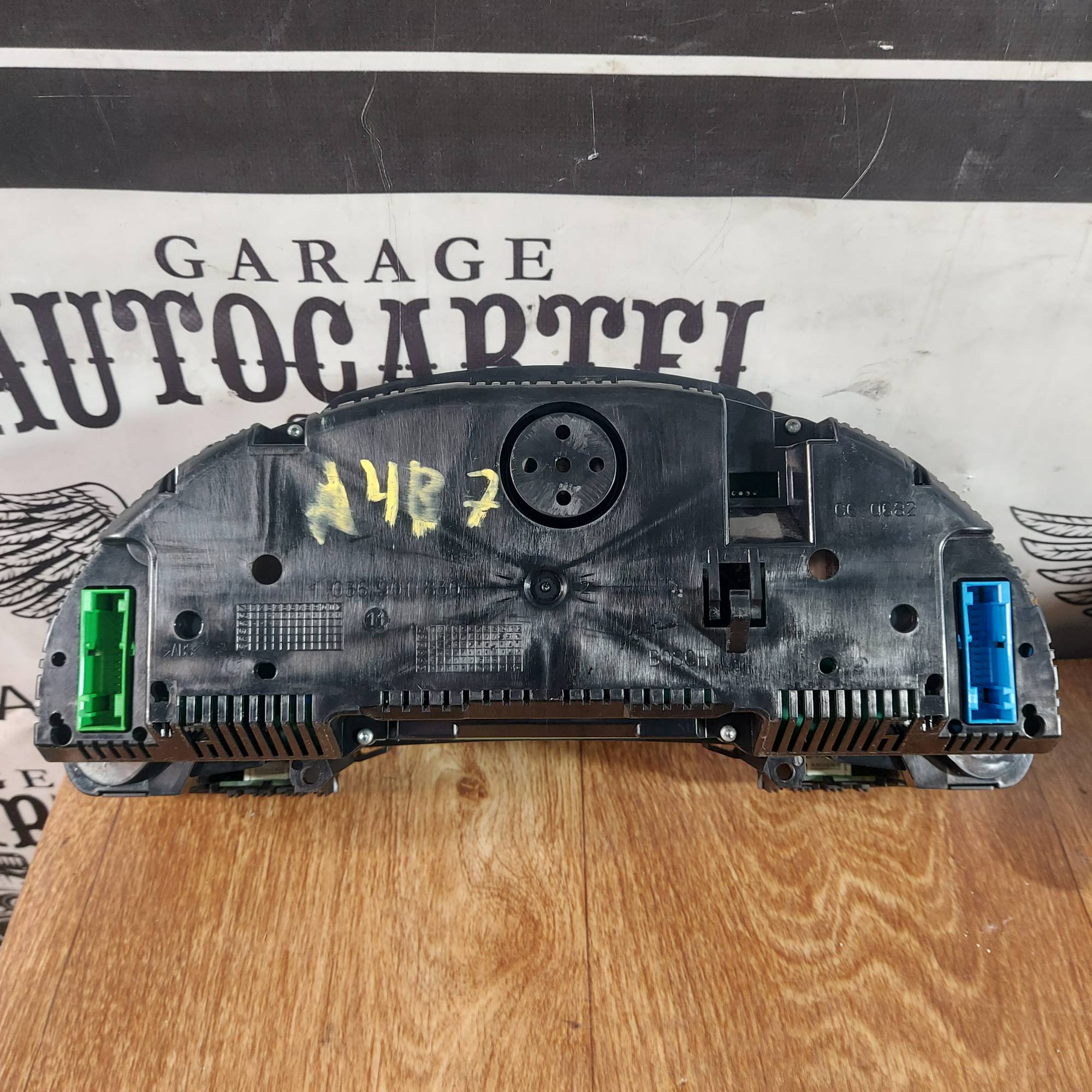 Щиток приладів Audi A4 B7 8E0920951E