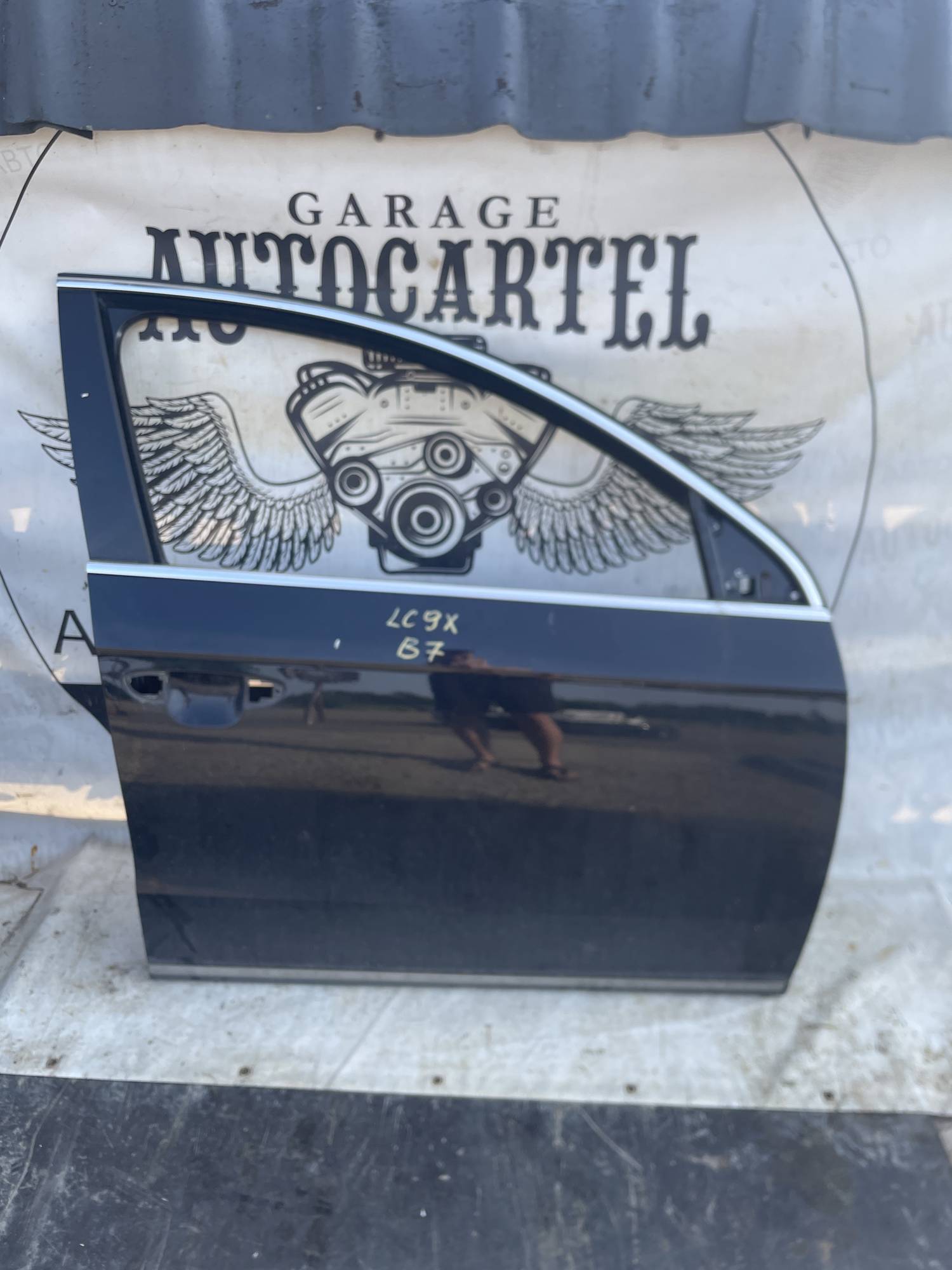 Дверка передня права Volkswagen Passat B7 Lc9x 21112102