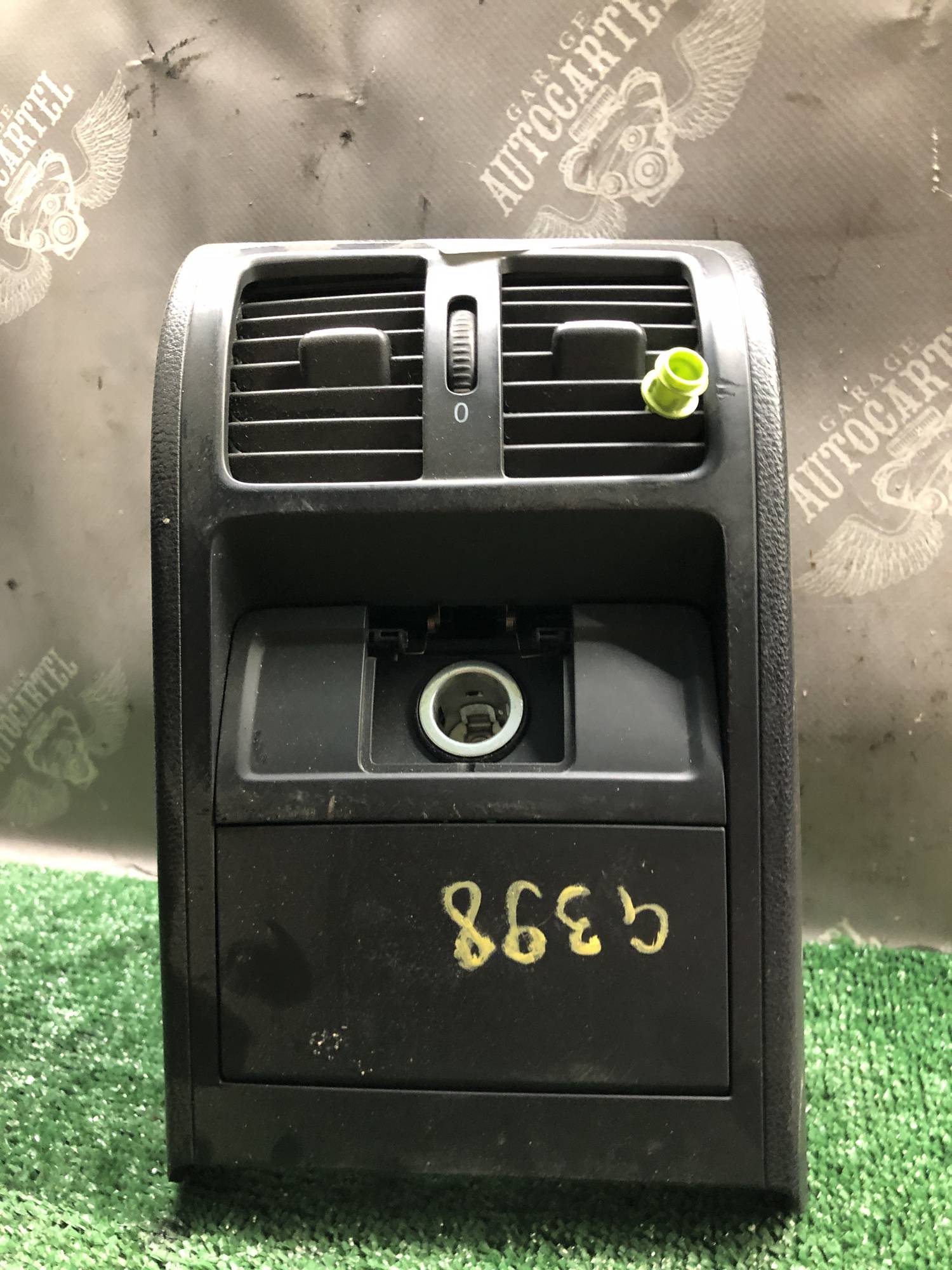 Volkswagen PASSAT B6 консоль задньоі частини підлокотника 3C0864298BP