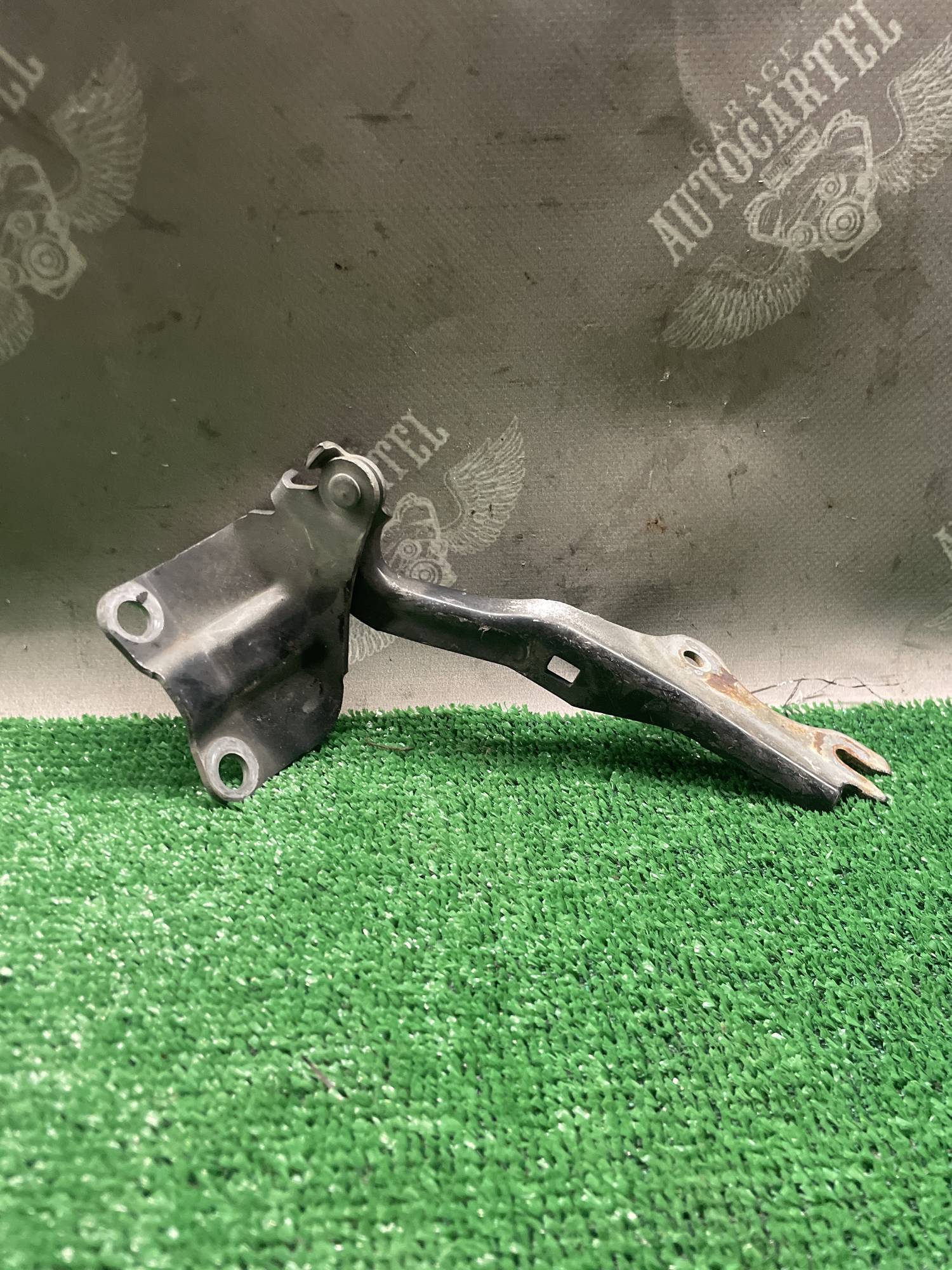 Петля капота права Mazda 6 GH GS1D52410
