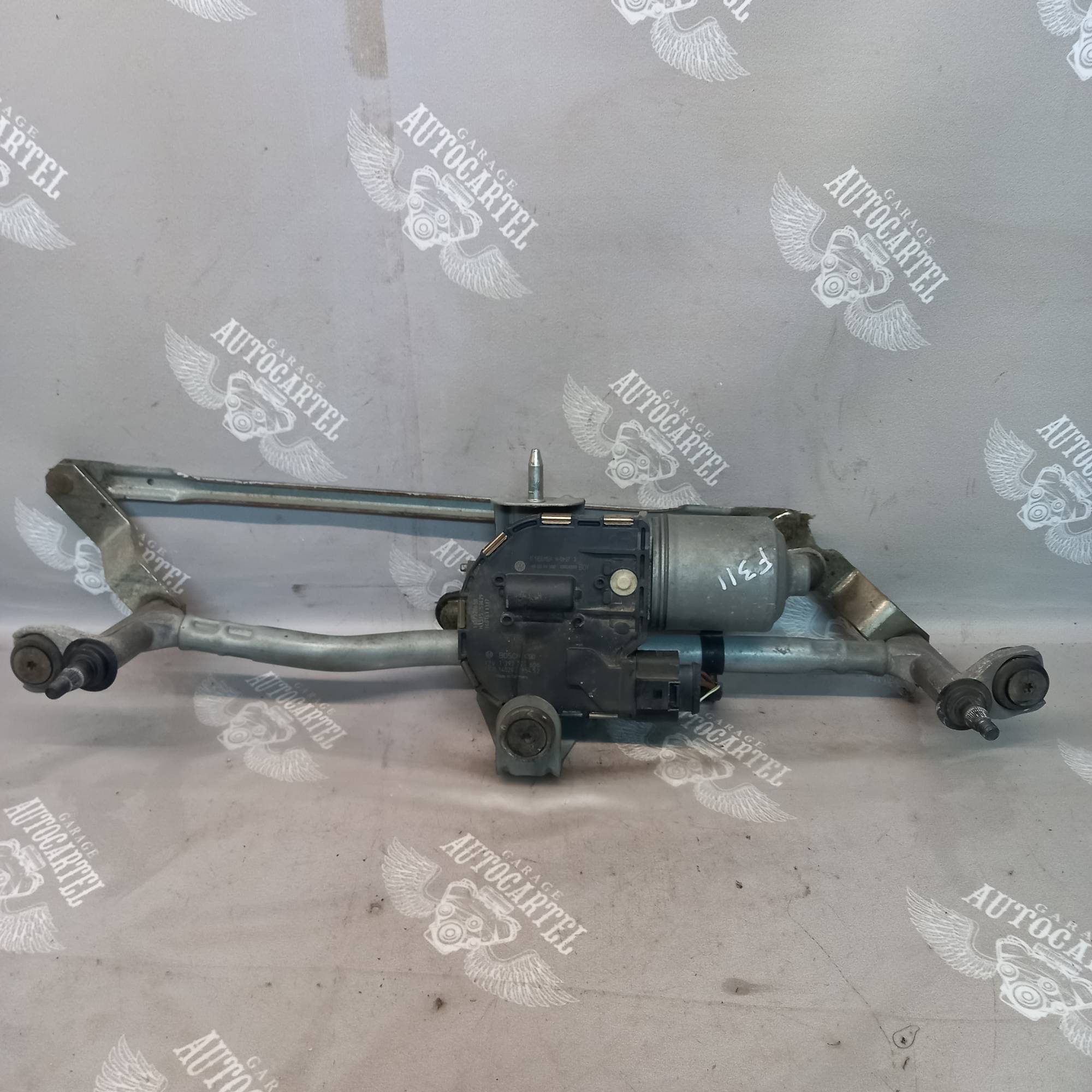 Моторчик склоочисника передній VOLKSWAGEN CADDY 2004- 1t1955119a