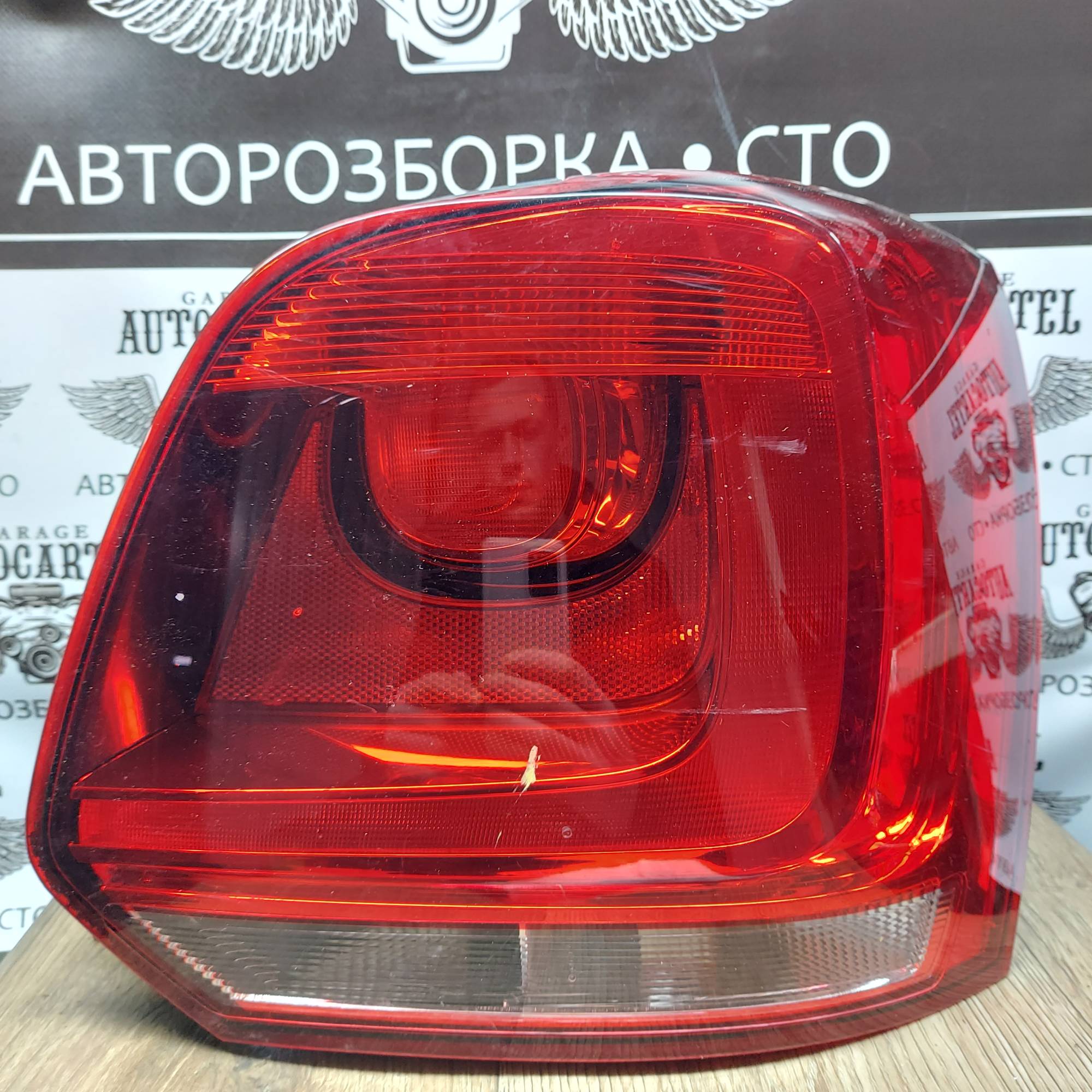 Ліхтар правий VW Polo 6R 6R0945112B