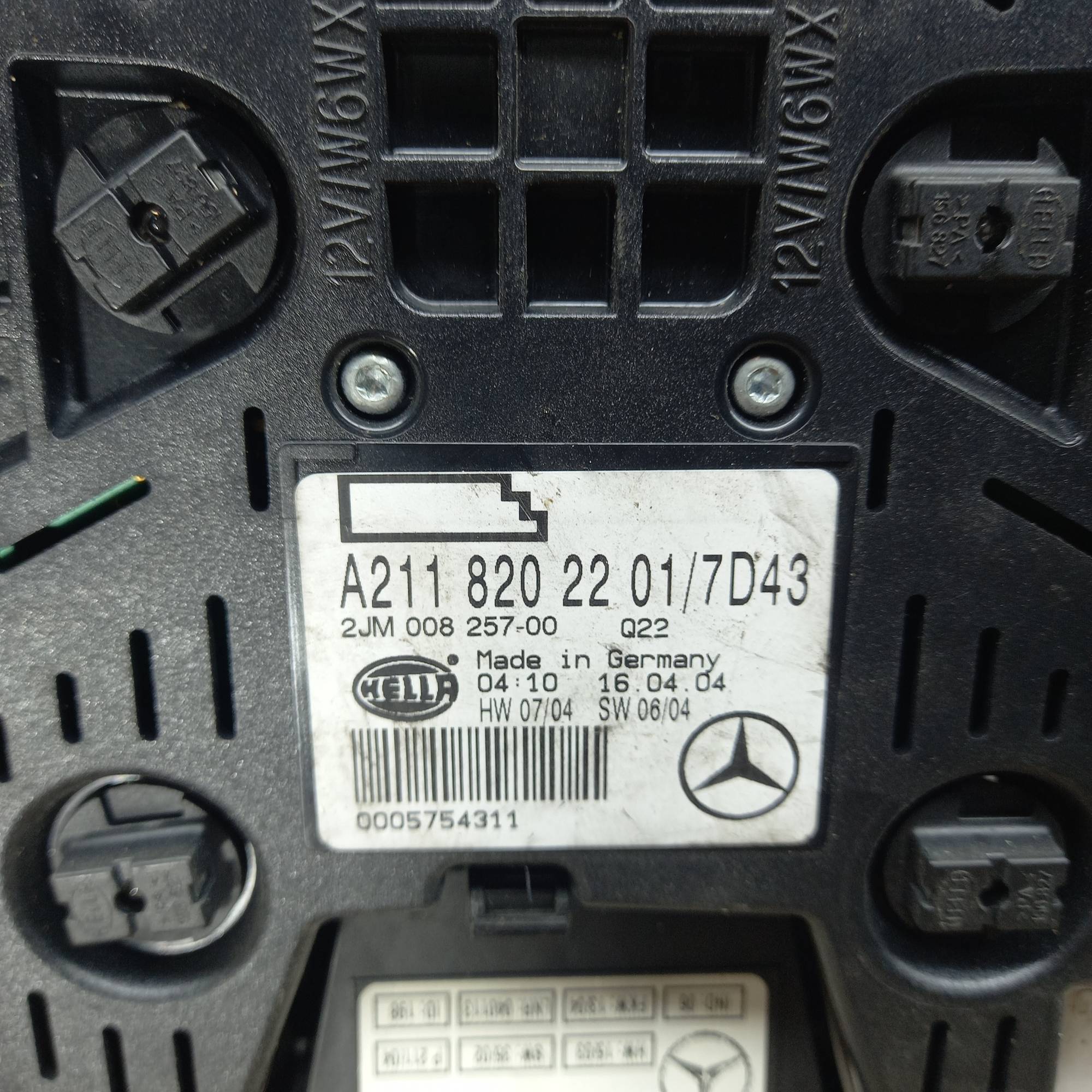 Підсвітка плафону кабіни на Mercedes E-CLASS (W211) A2118202201