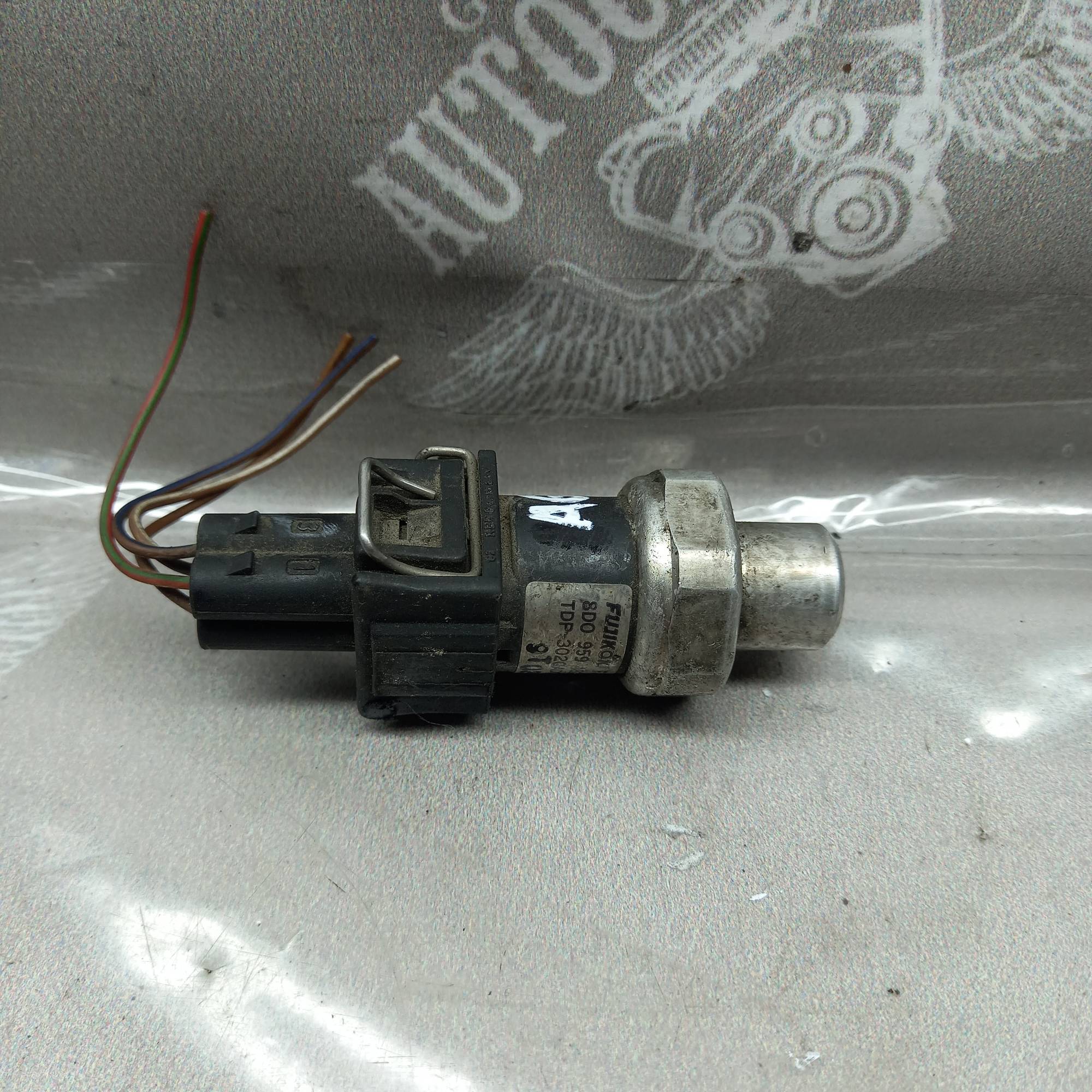 Датчик тиску кондиціонера Audi A6 C4 8d0959482b