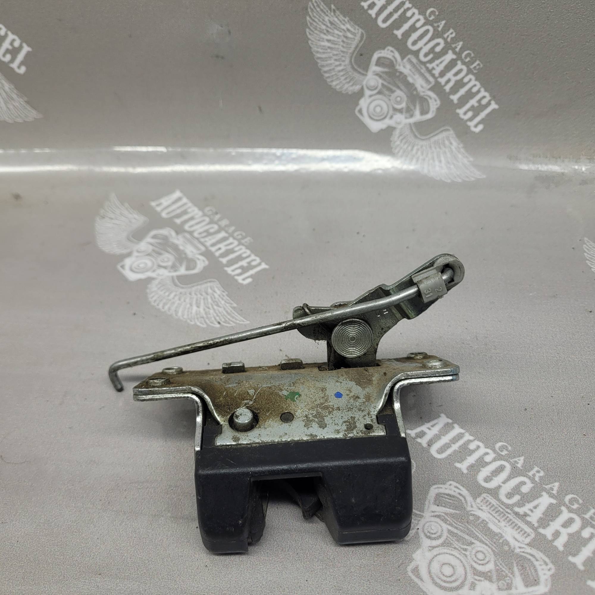 Замок багажника 90563999 5134083 Opel Astra II G Meriva A Zafira A, Vectra B, Omega Combo
