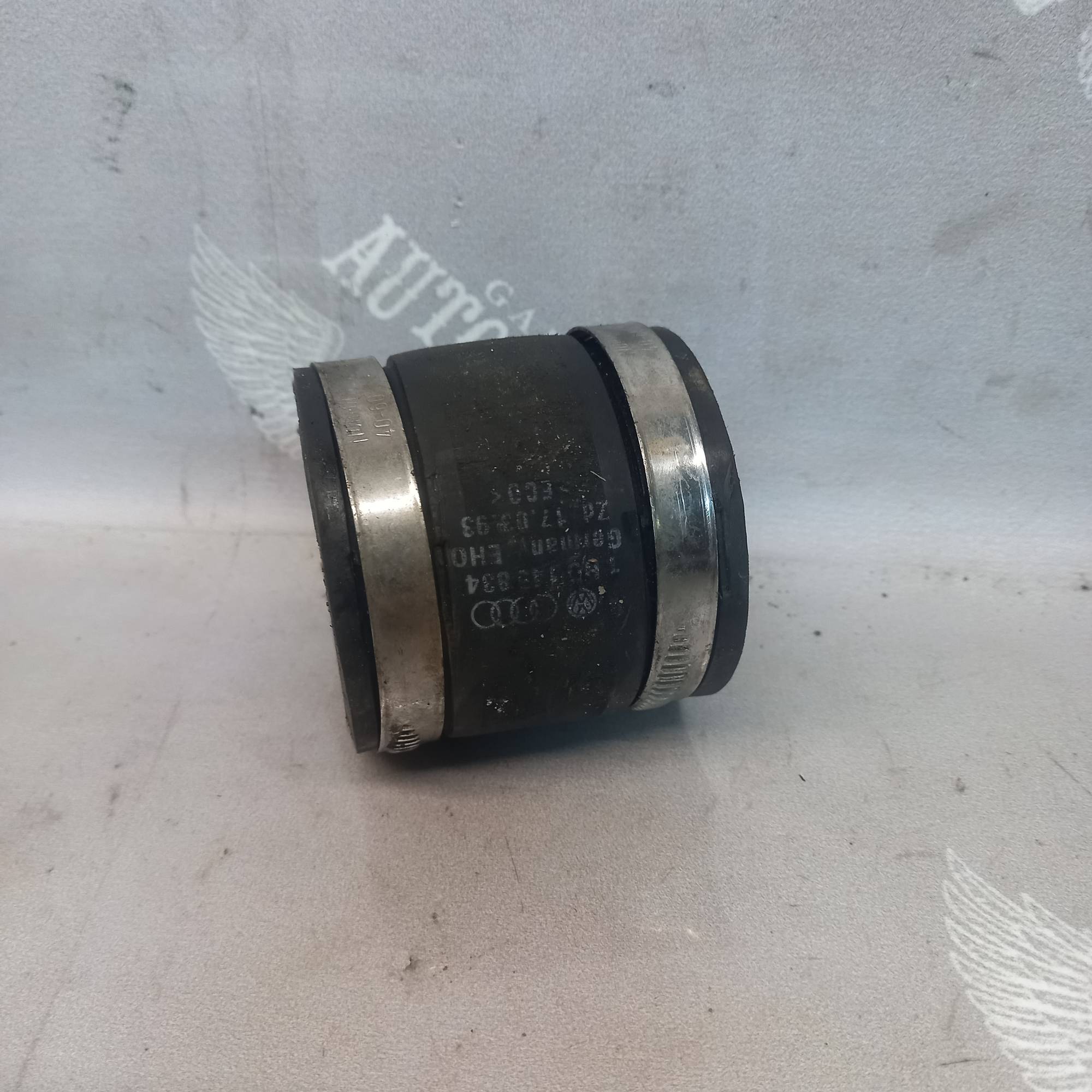 Патрубок інтеркулера Volkswagen Passat B4 Golf 3 1.9TDI 1h0145834