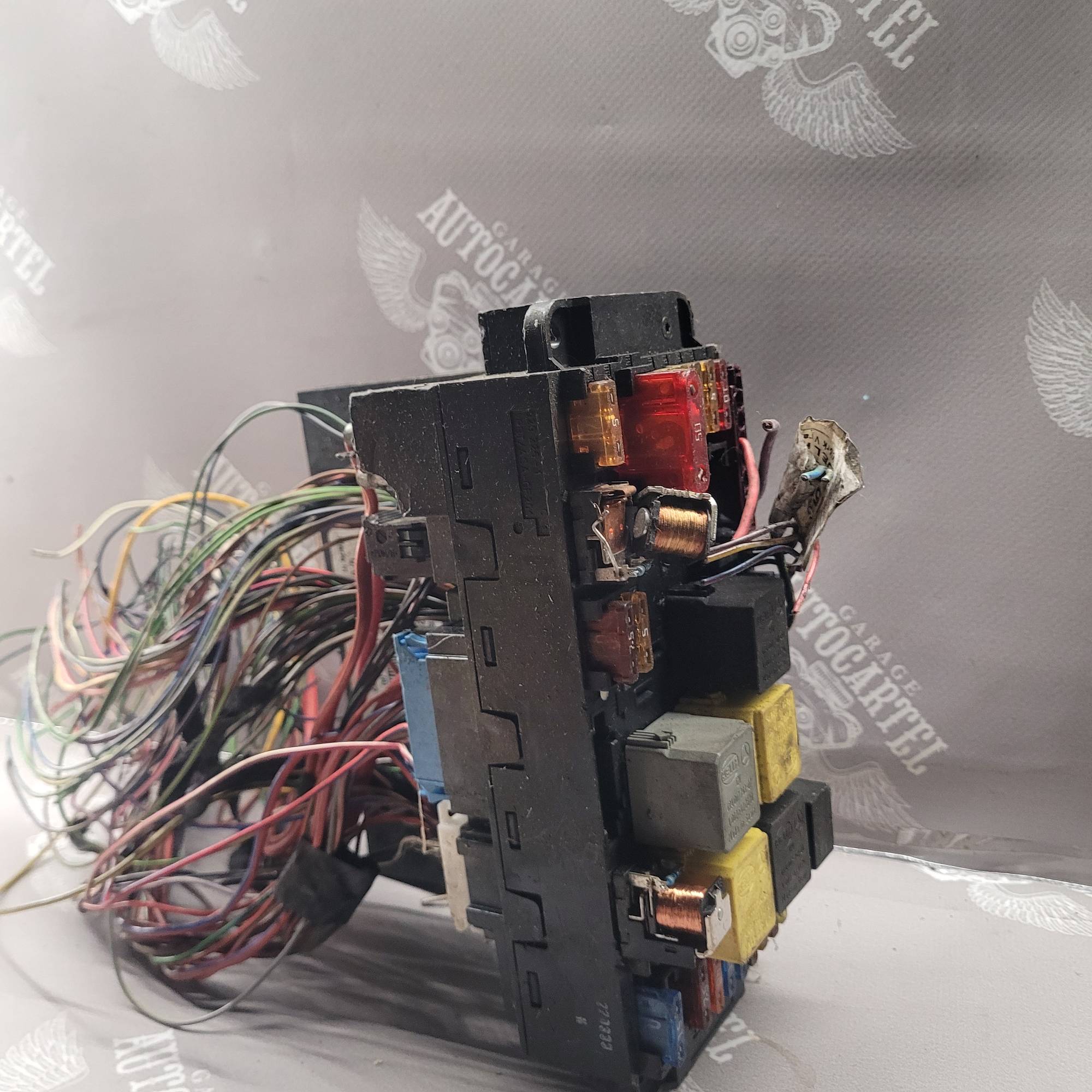 Блок реле запобіжників передній SAM Mercedes C-class W203 S203 c203 c209 2000-2007 2035452801 5DK008485-51