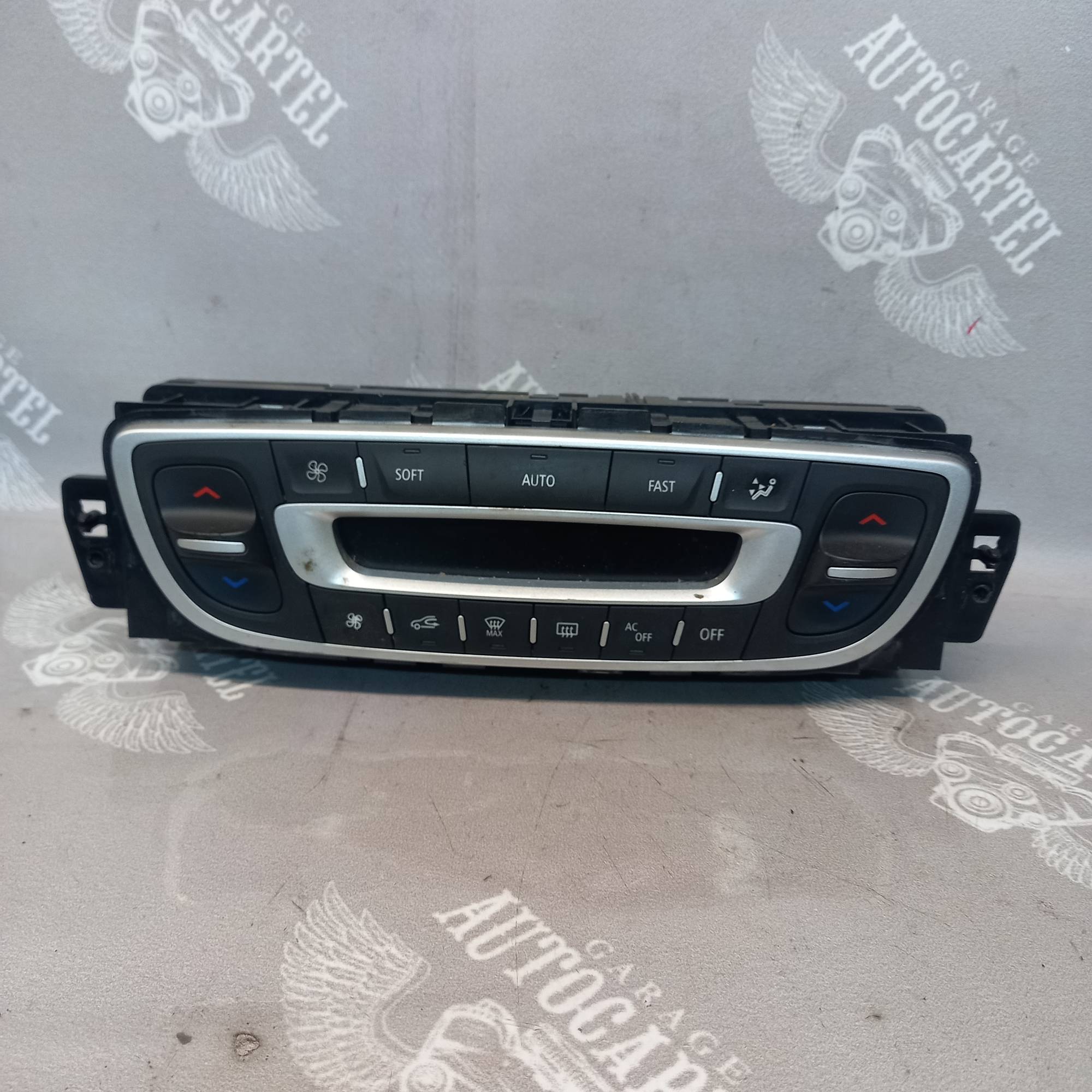 Блок управління клімат контролем,пічкою 275106046R Renault Fluence