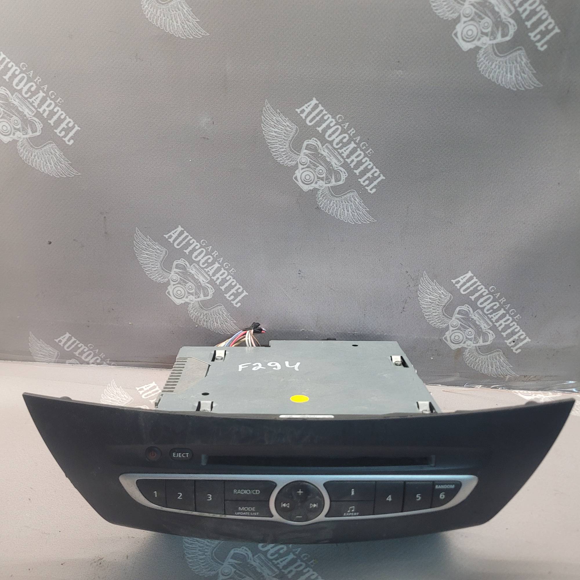 Автомагнітола/ магнітола CD/раді 281150013R Renault Laguna III (KT0/1)