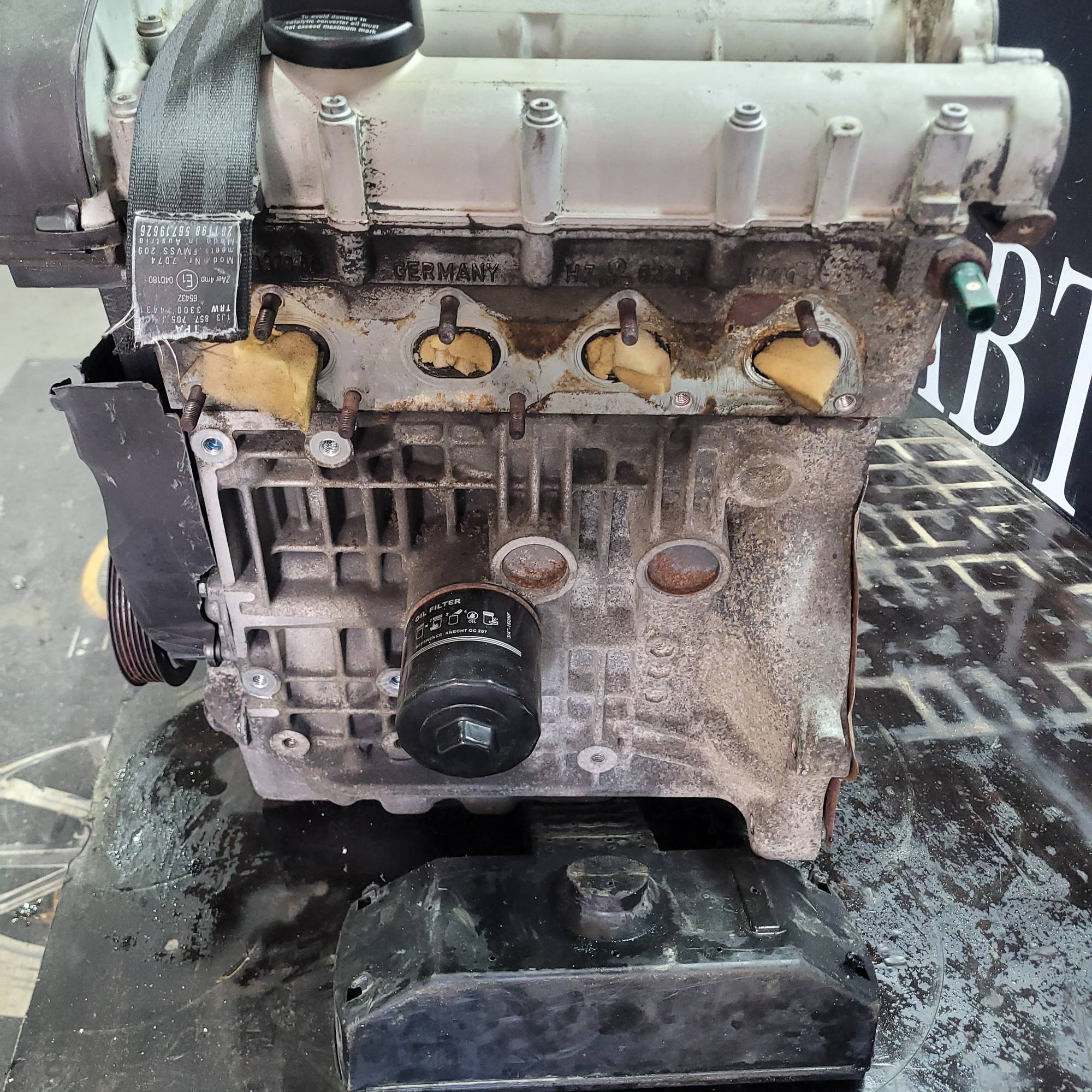 Двигун AKQ 1.4I 16V 55KW Volkswagen GOLF