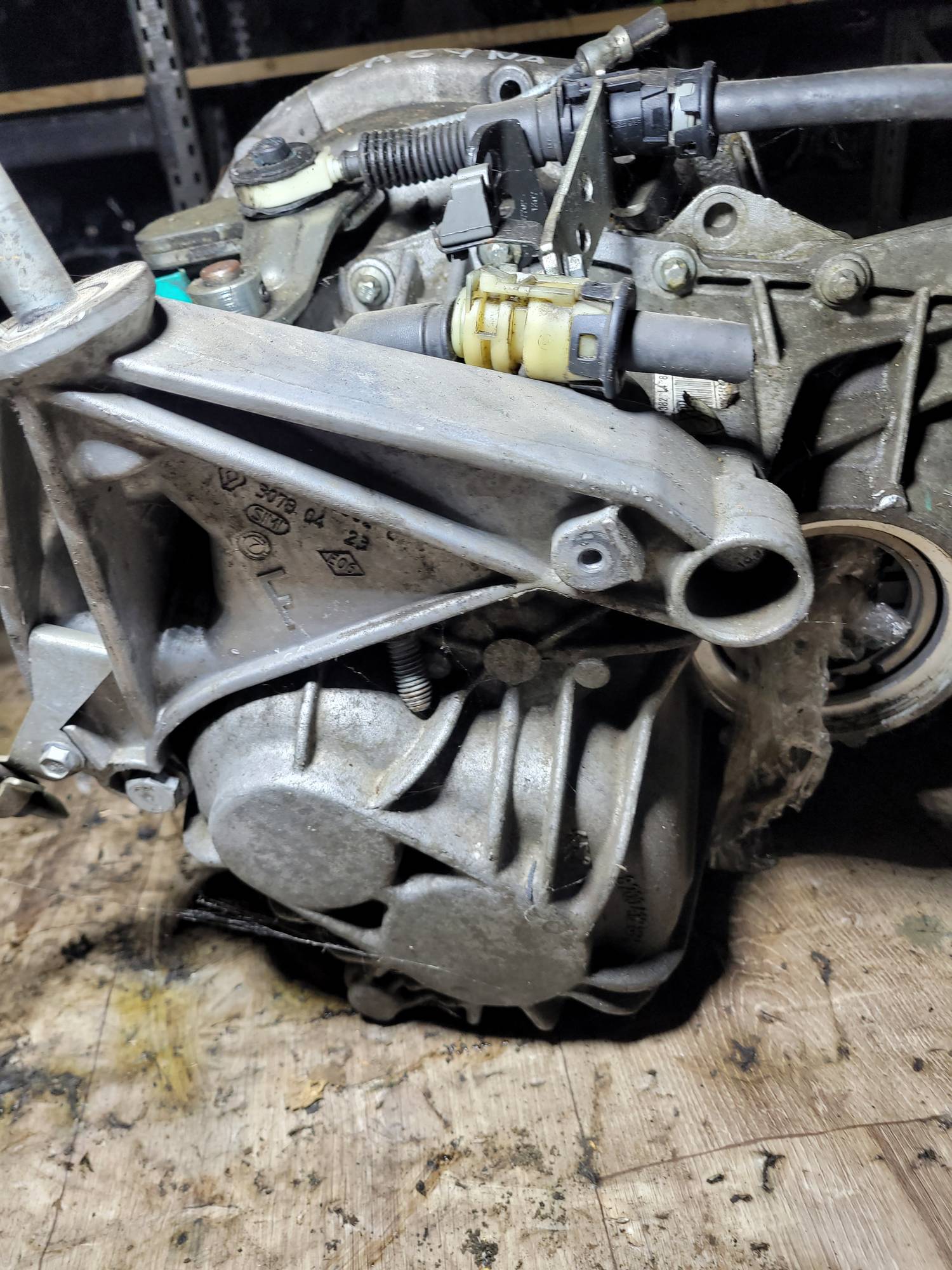МКПП (механічна коробка перемикання передач) Renault Laguna II 1.9 dci (01-07) PK6382