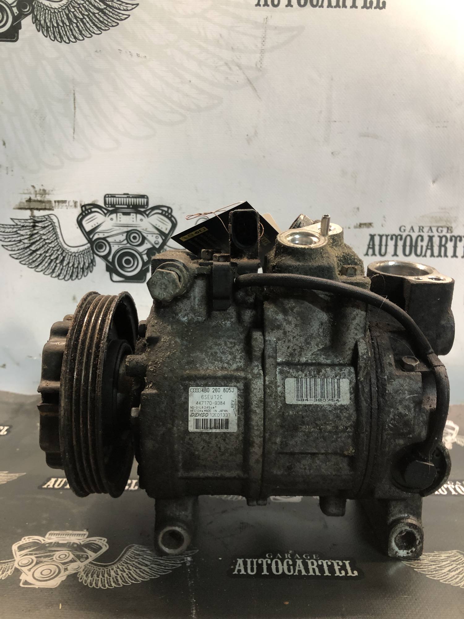4B0260805J-BU Компресор кондиціонера. 2,5TDI Volkswagen Passat B5
