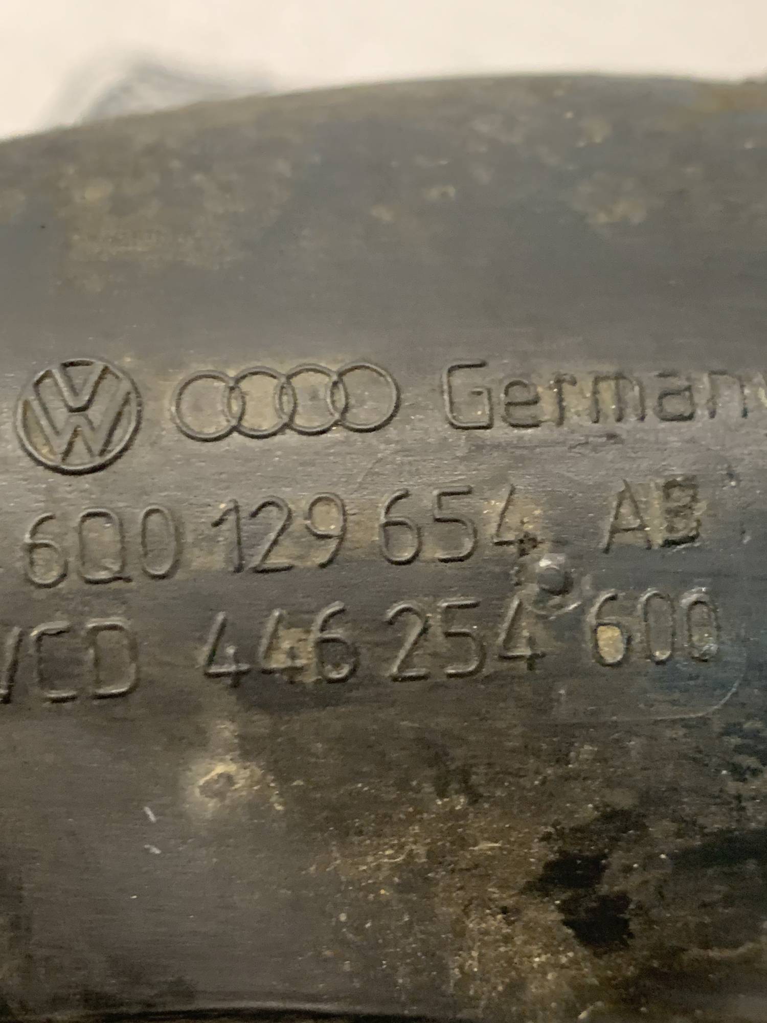 Патрубок повітряного фільтра Skoda Fabia 1.4tdi 2007-2014 6q0129654ab