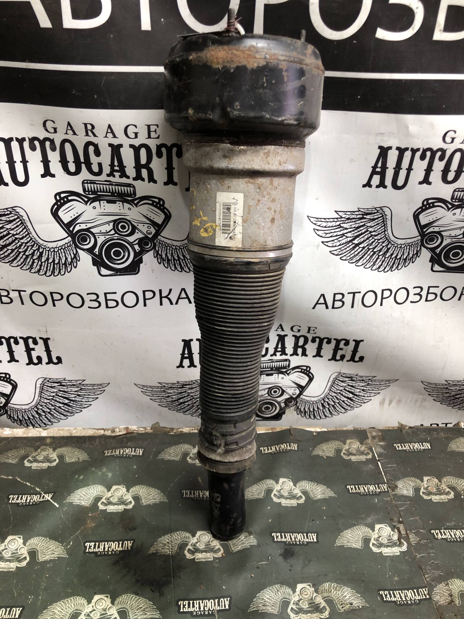 Пневмоподушка передня ліва Mercedes S-class w221 A2213204913