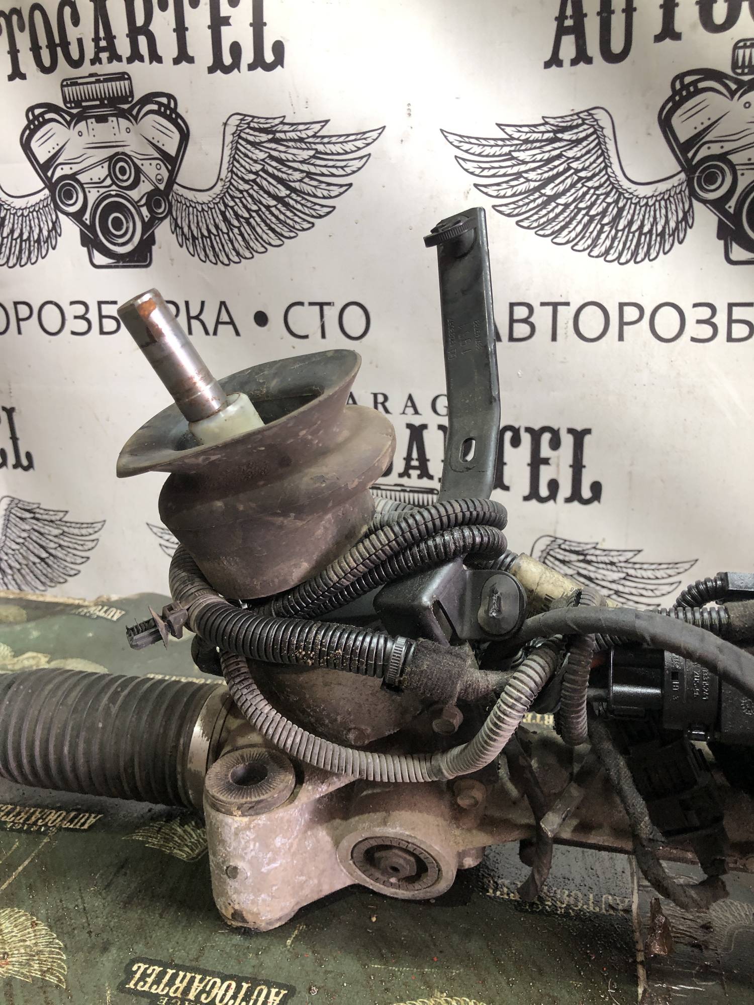 7805974757e кермова рейка Opel astra j