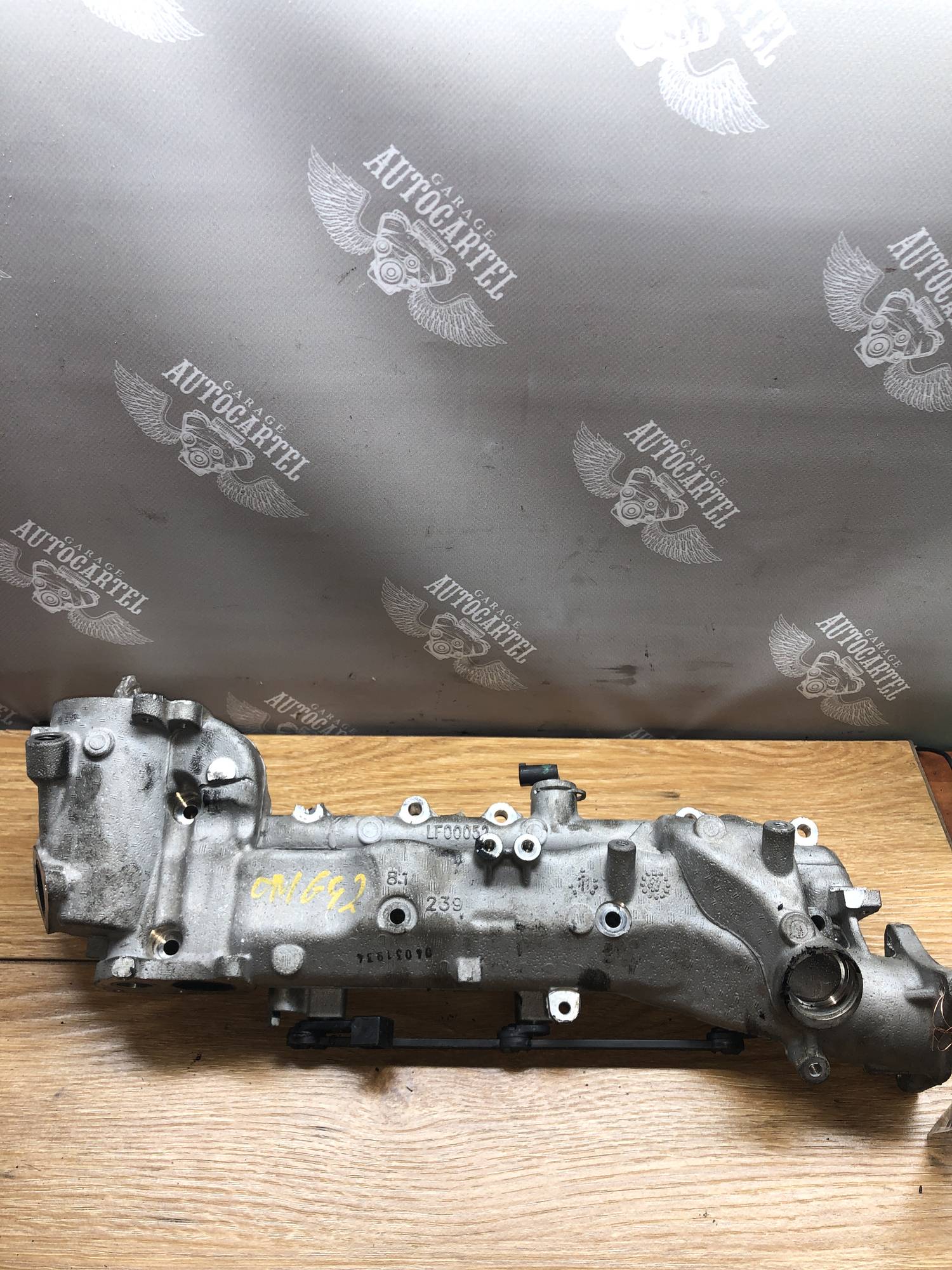 Впускний колектор лівий Mercedes W204 w211 3.0 CDI LF00052