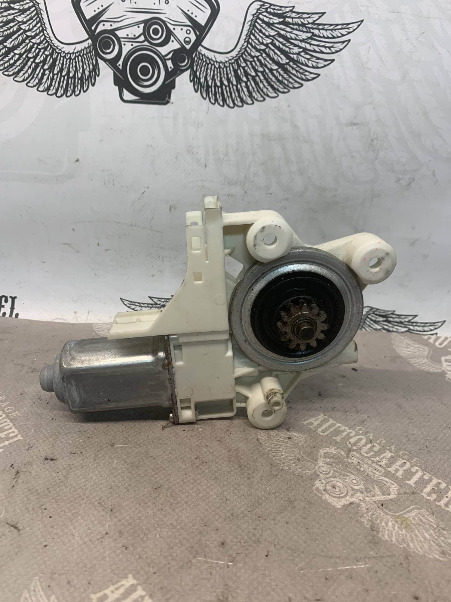 Моторчик склопідйомника передній лівий Volvo v50 s40 30737675, fr0160042-0r