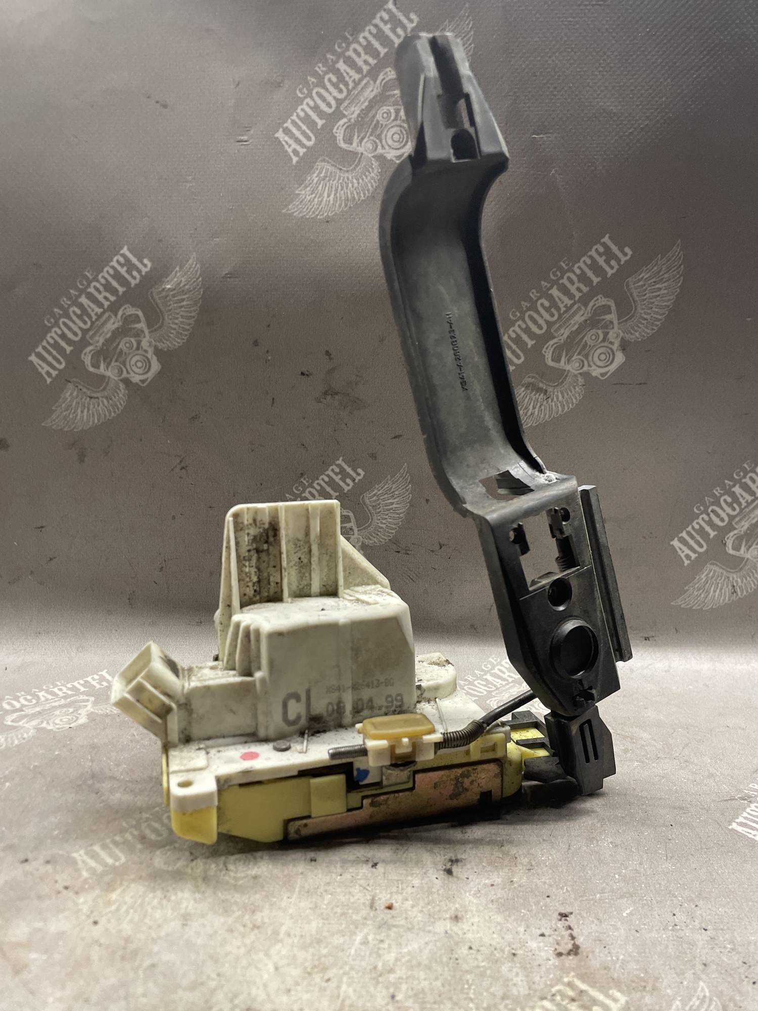 Замок задньої лівої двері Ford Focus I xs41a26413bg