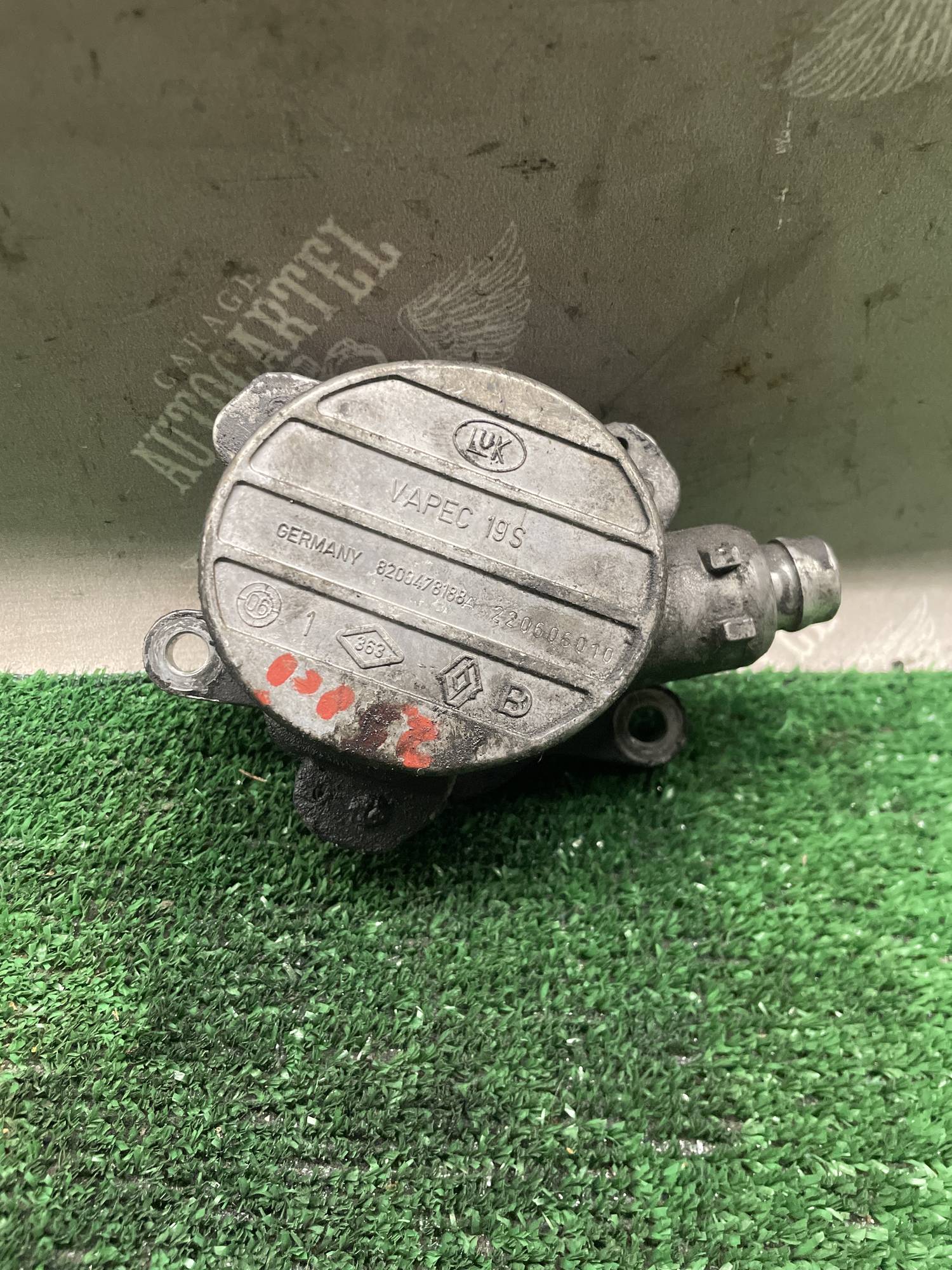 Вакуумний насос RENAULT MASTER II MOVANO 2.5 DCI 8200478188a