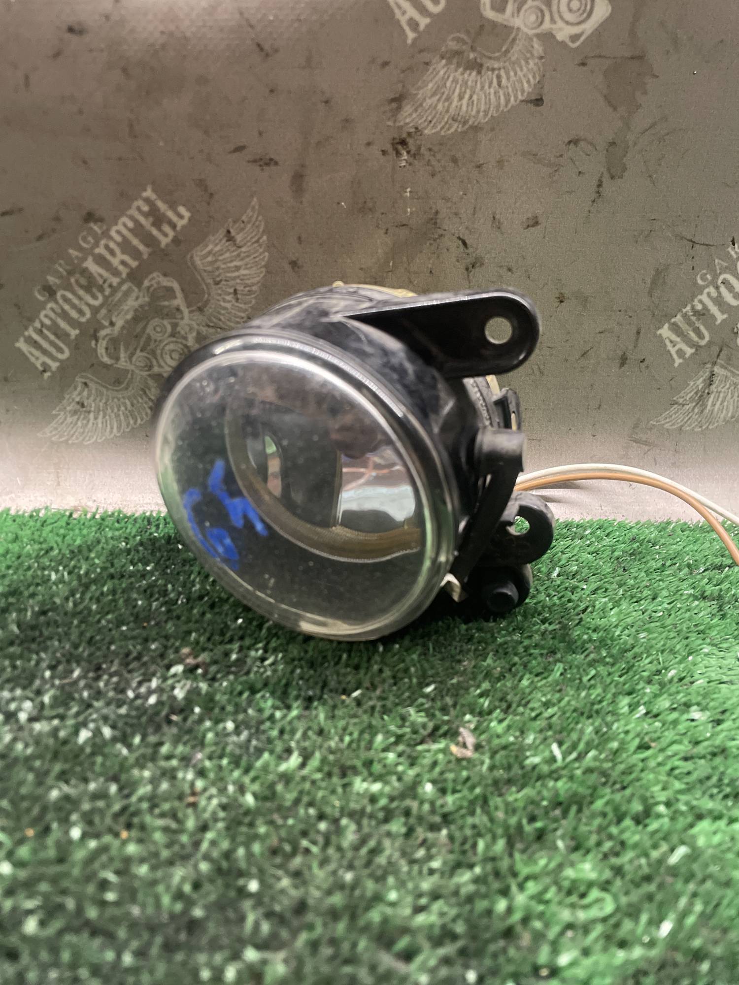 Протитуманка передня права Volkswagen Golf 5 V Touran 271286-00