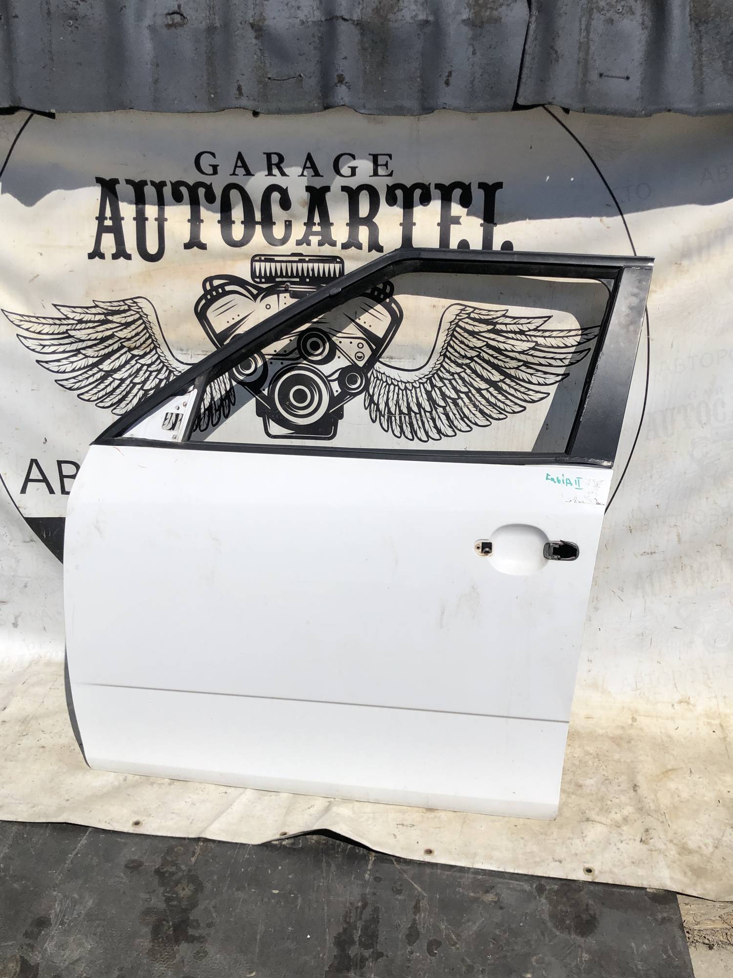 Дверка передня ліва Skoda Fabia 2 21117541