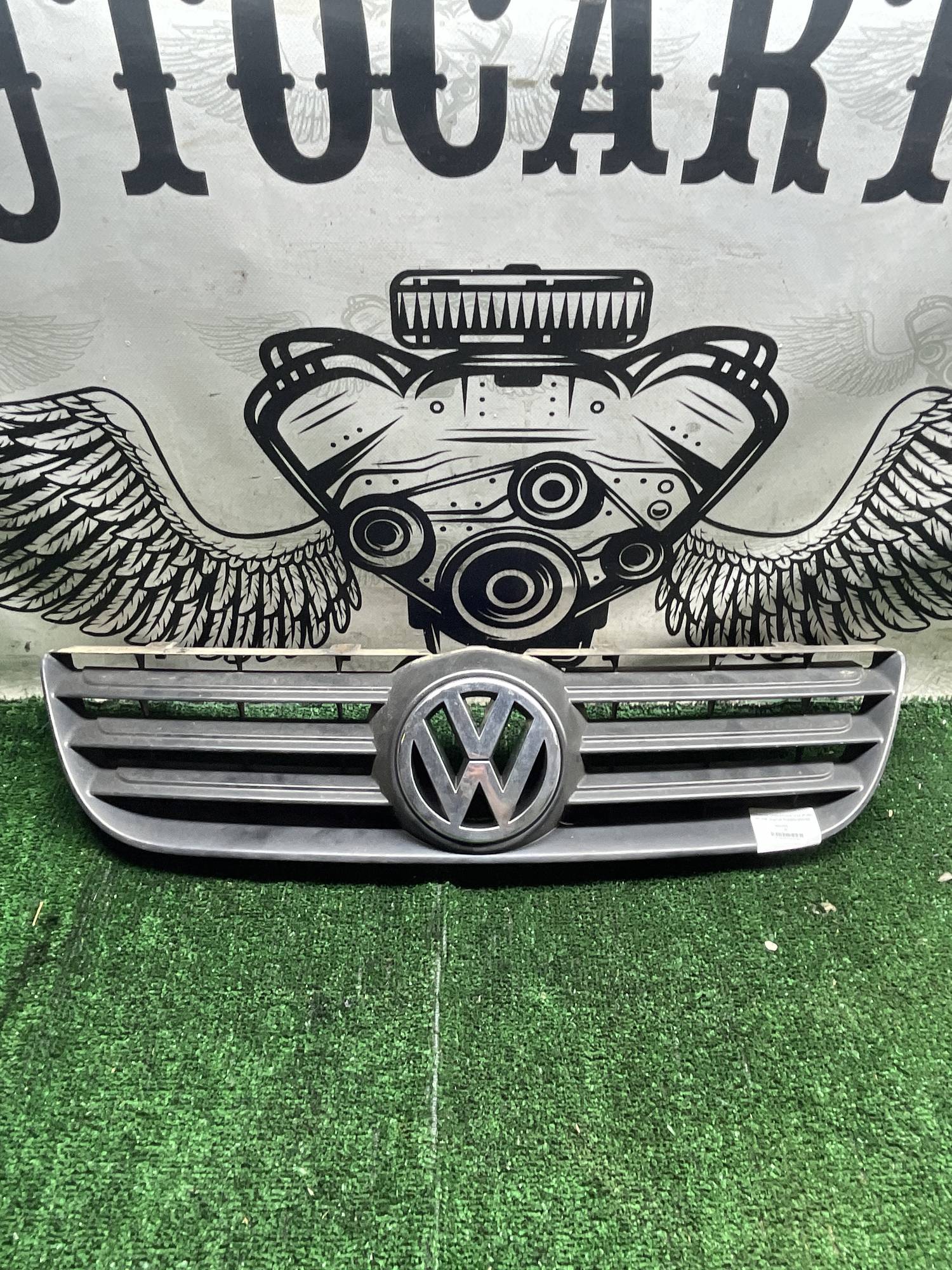 Решітка радіатора VW Polo 05-09 чорна 6q0853653e